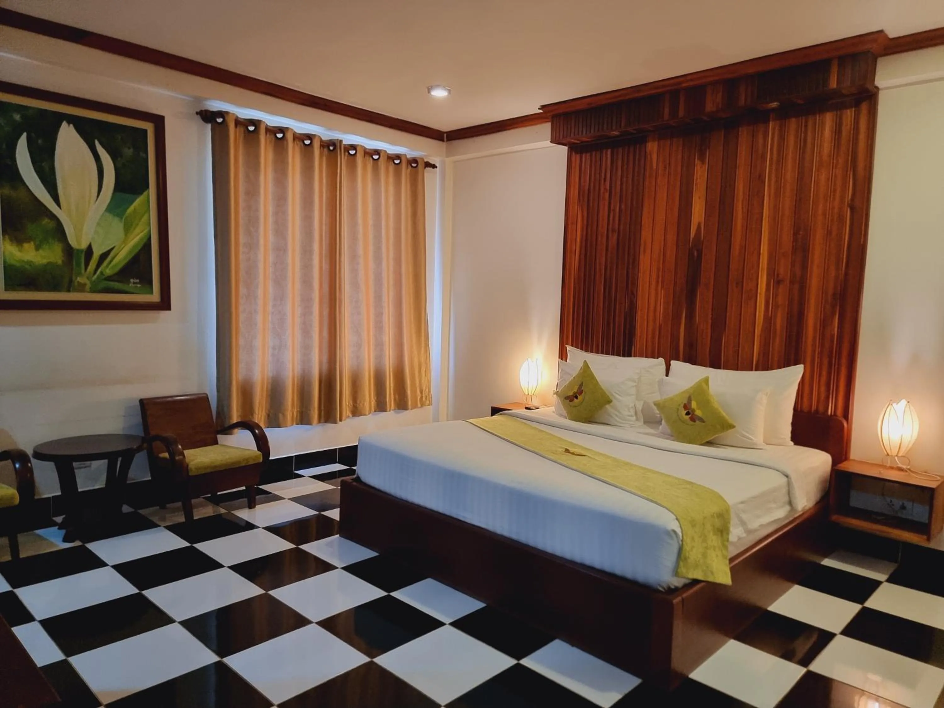 Pool view, Bed in Víd Angkor Boutique