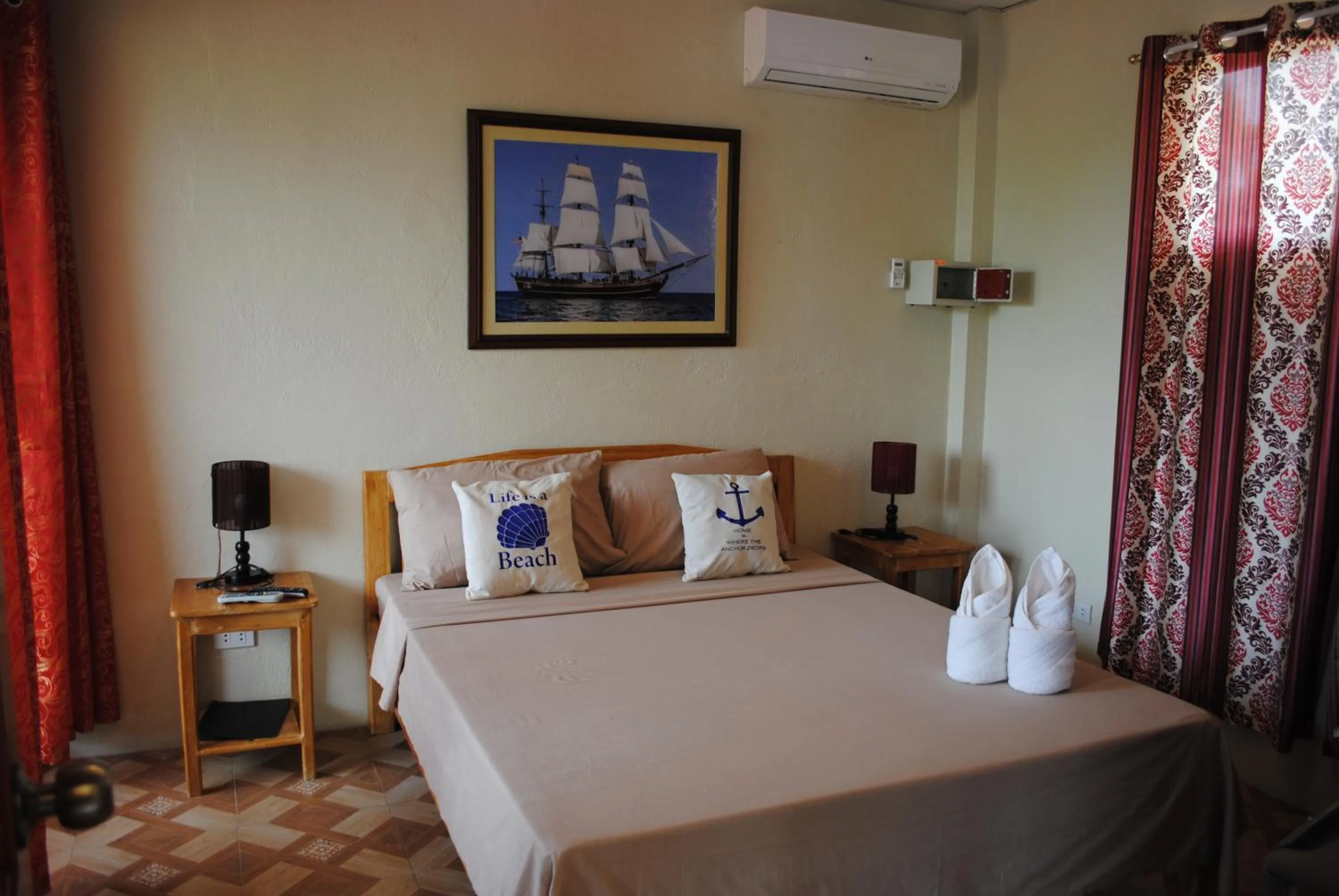 Bed in Captain's Lodge and Bar