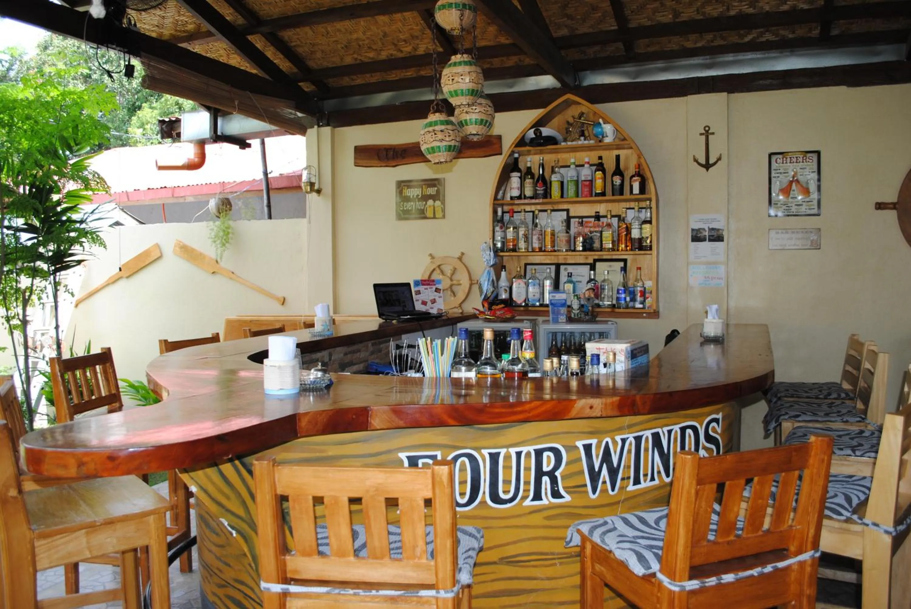 Lounge or bar in Captain's Lodge and Bar