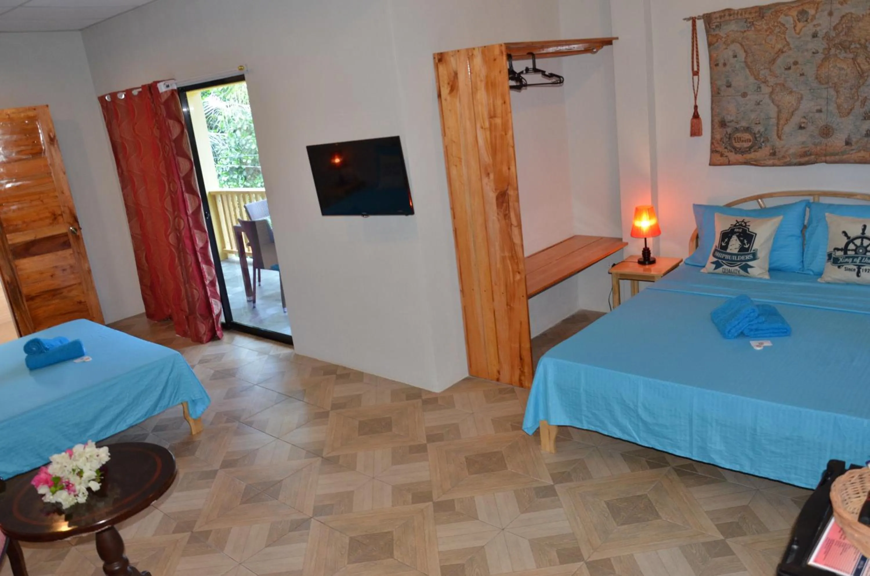 Bed in Captain's Lodge and Bar