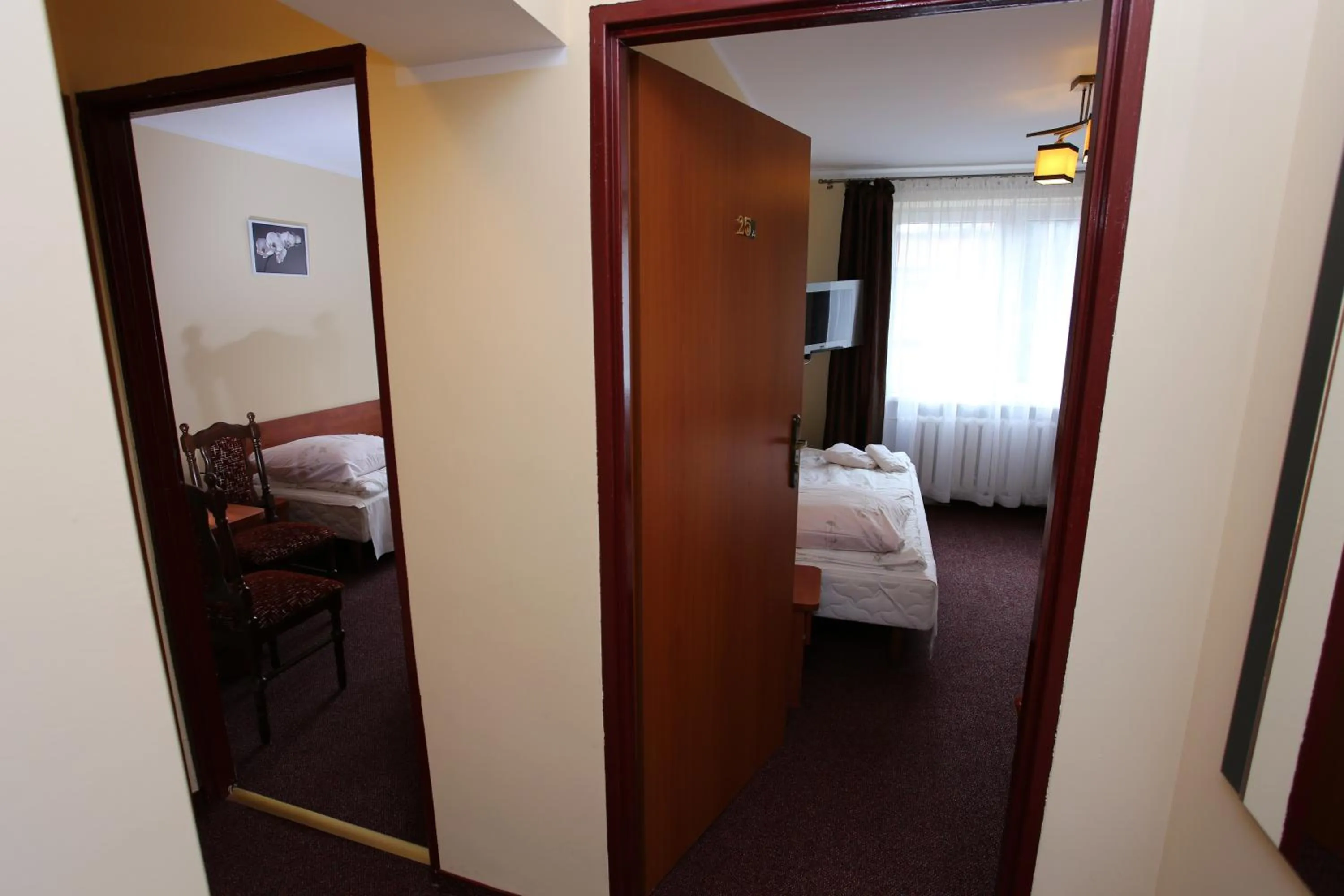 Photo of the whole room, Bed in Hotel Kakadu