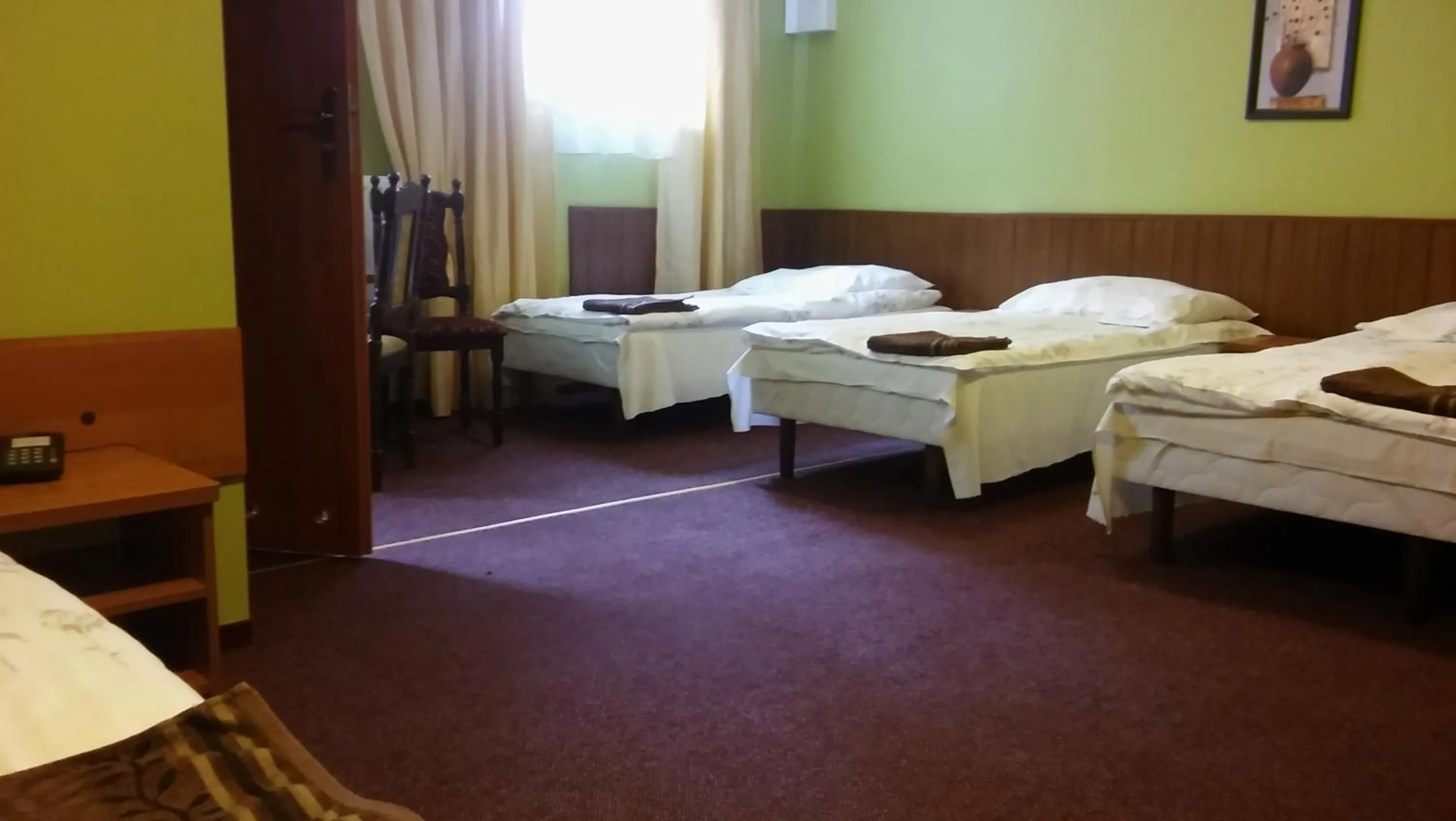 Photo of the whole room, Bed in Hotel Kakadu