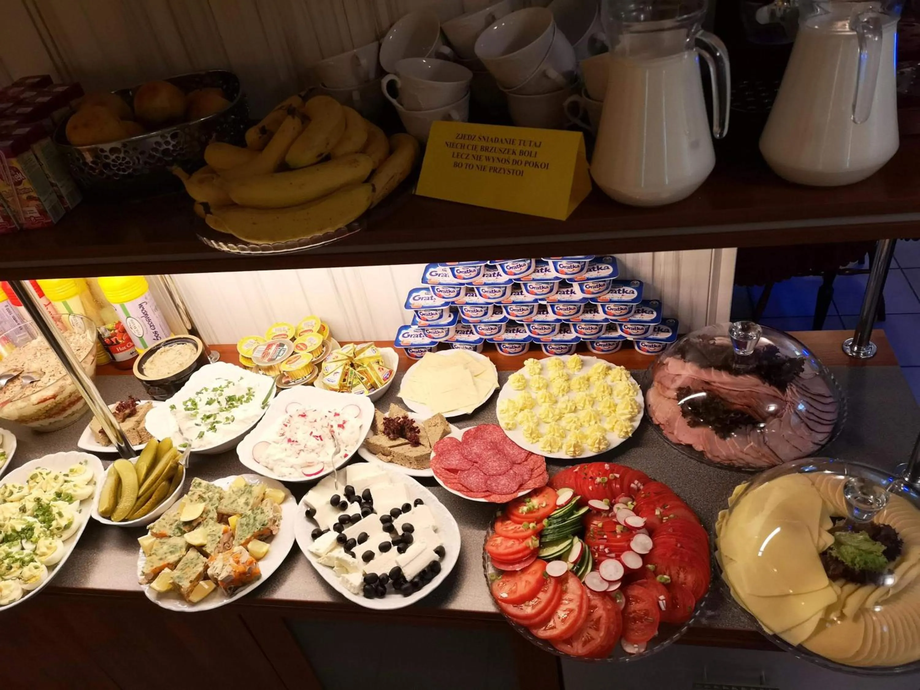 Buffet breakfast in Hotel Kakadu