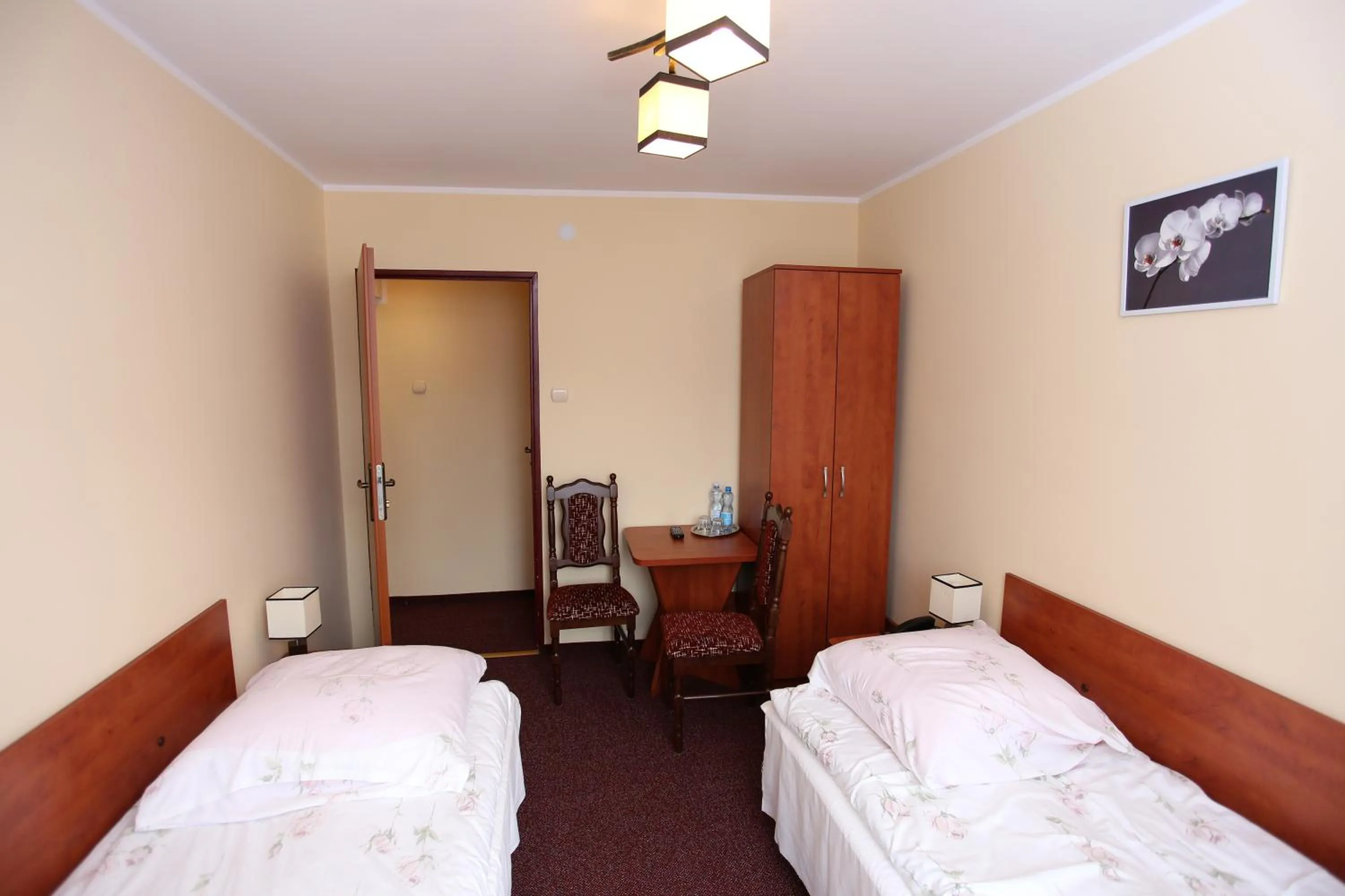 Photo of the whole room, Bed in Hotel Kakadu