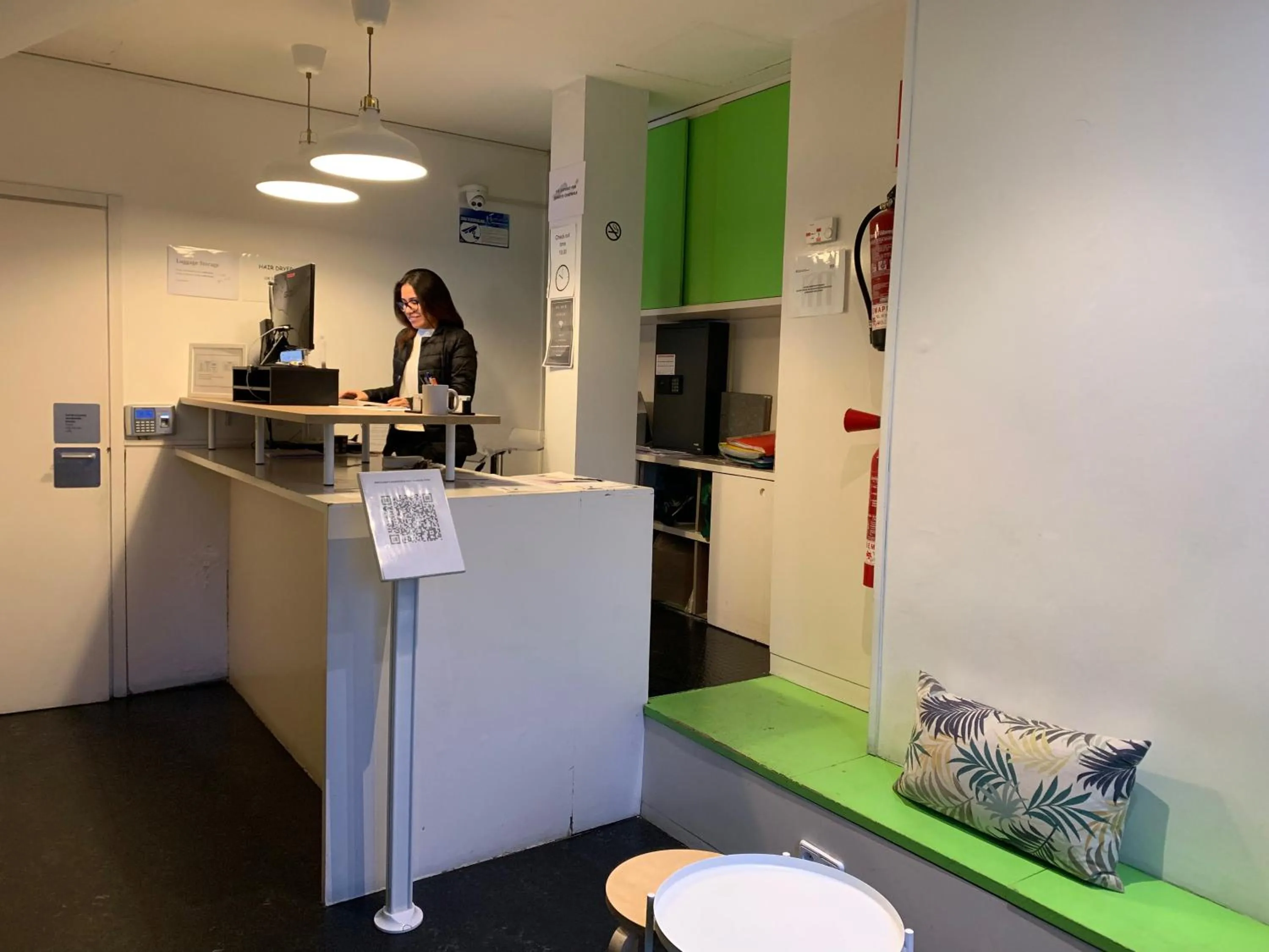 Staff in Central and Basic Universitat for YOUNG HOSTEL