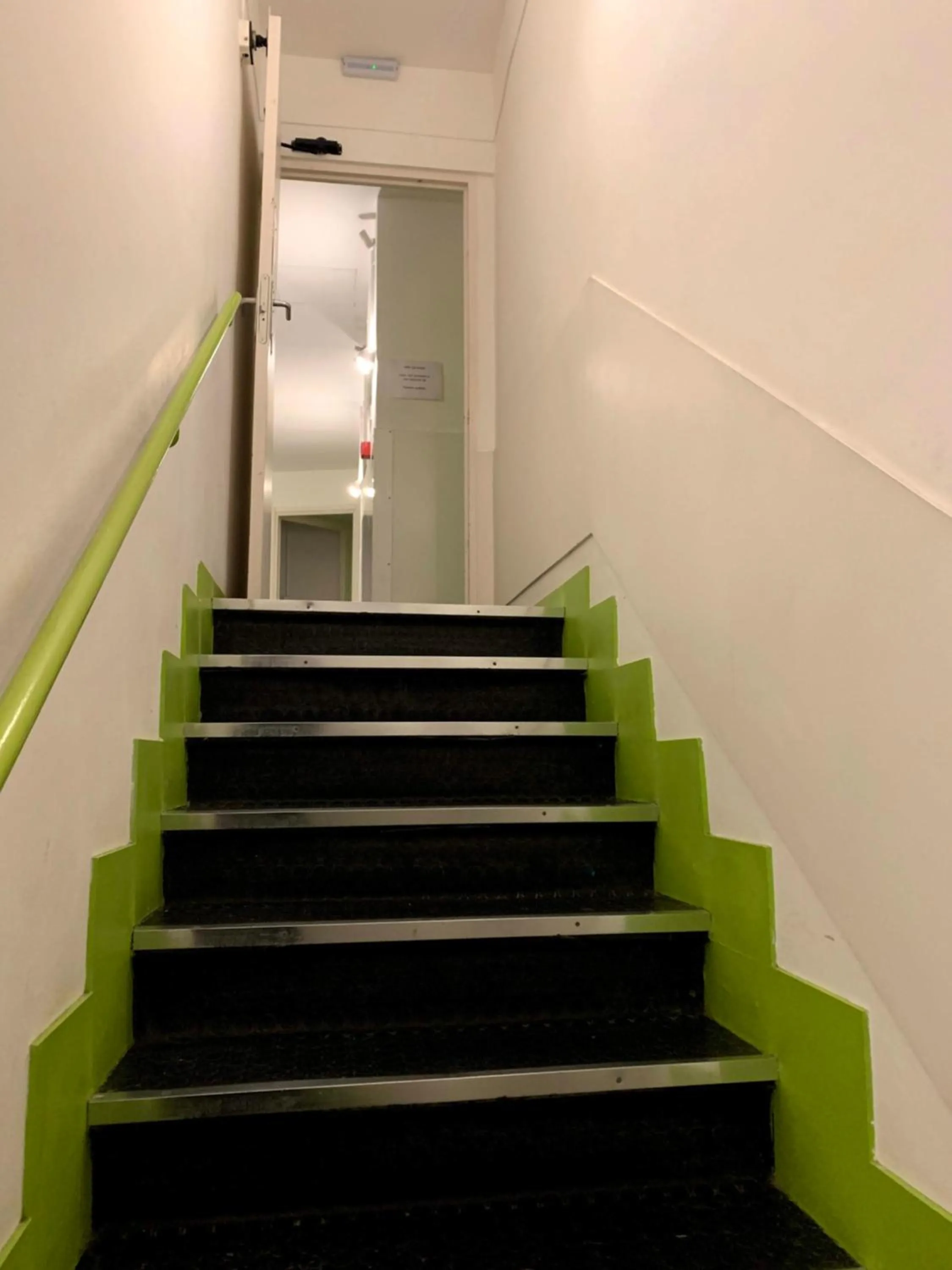 Central and Basic Universitat for YOUNG HOSTEL