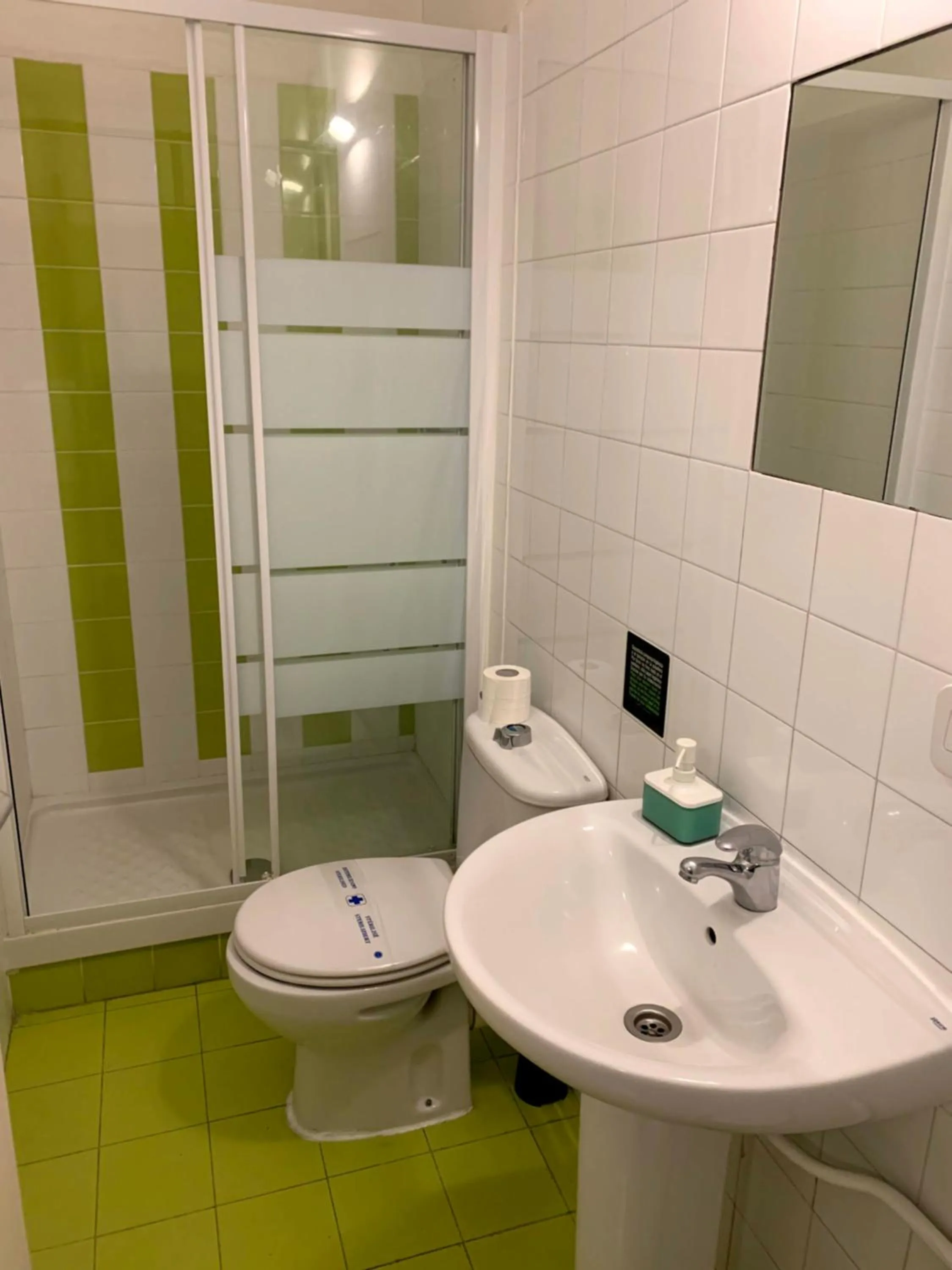 Central and Basic Universitat for YOUNG HOSTEL