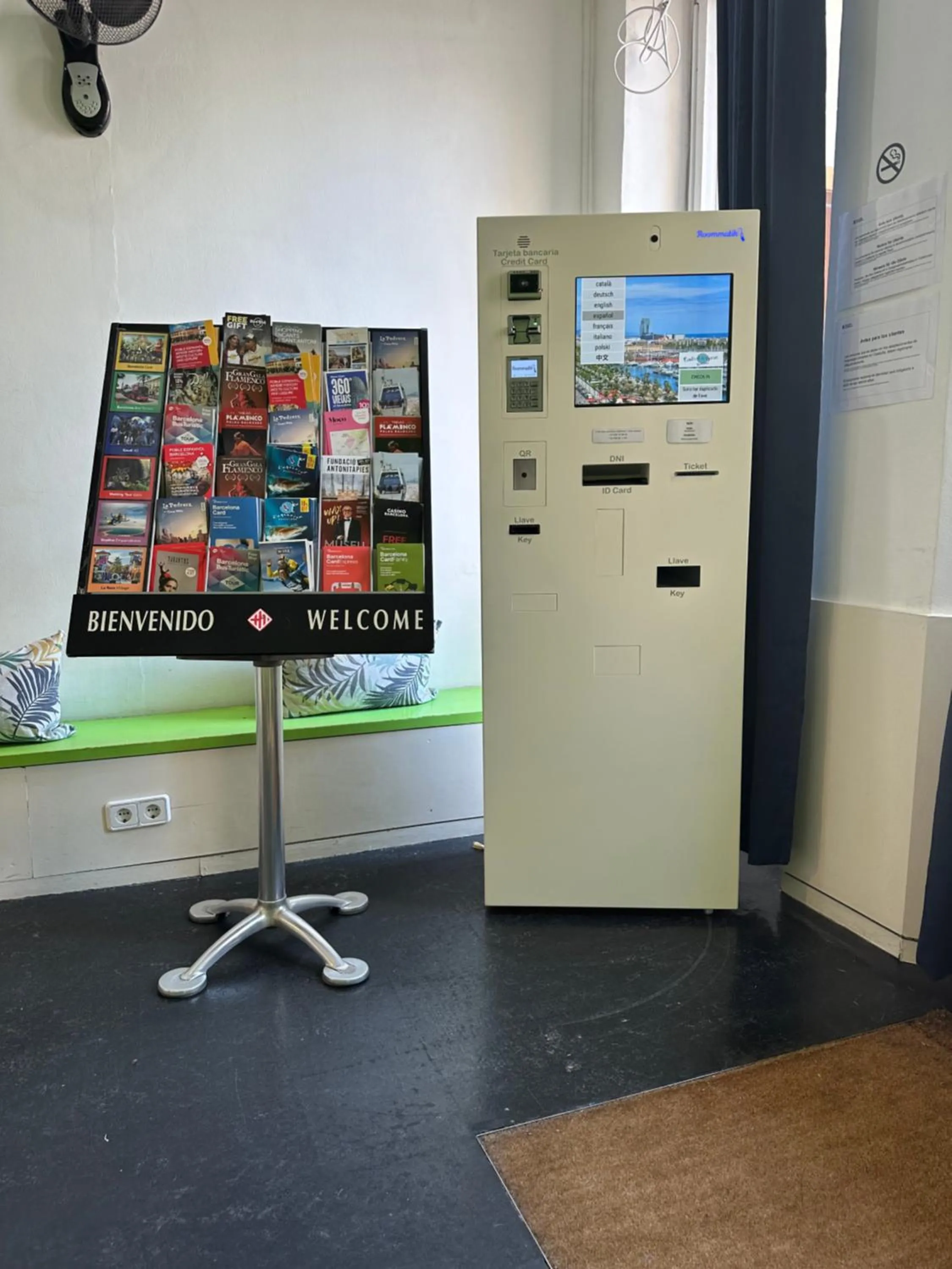 Central and Basic Universitat for YOUNG HOSTEL