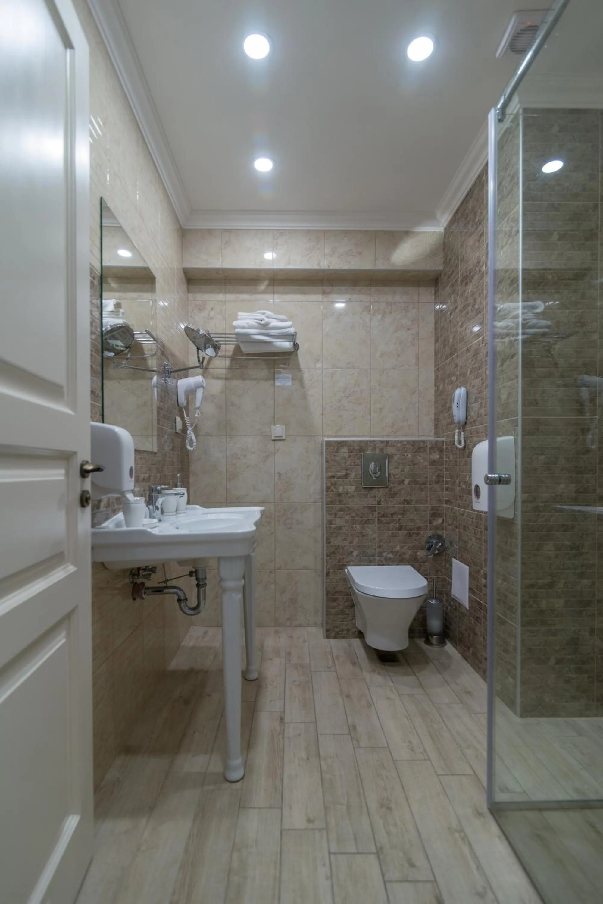 Bathroom in Sunny Castle Hotel - All Inclusive, Beach and Free parking