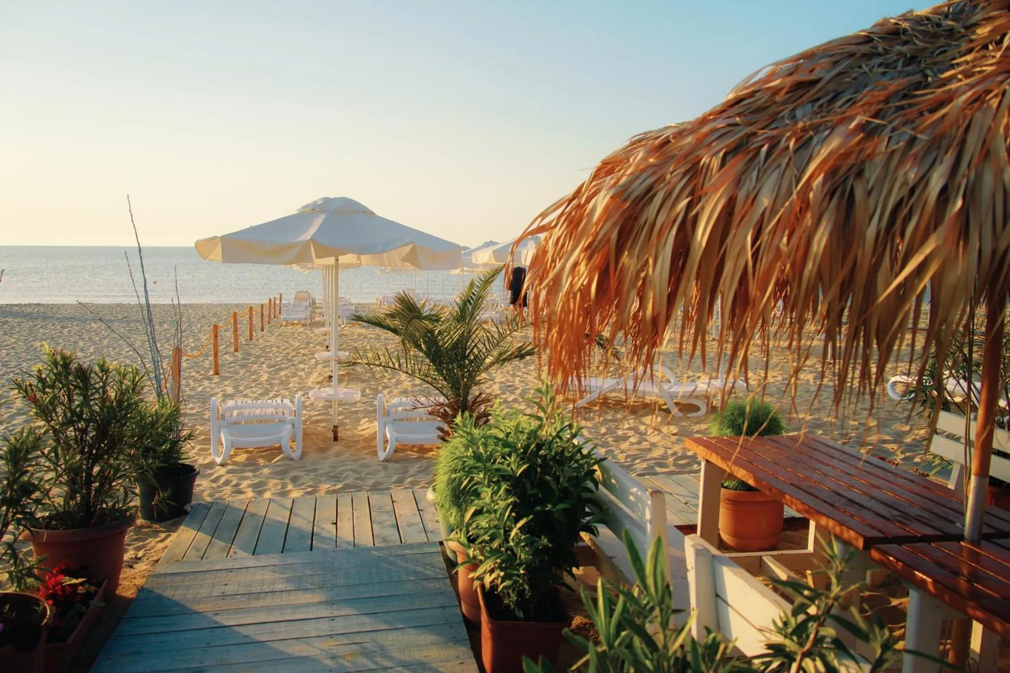 Sunny Castle Hotel - All Inclusive, Beach and Free parking