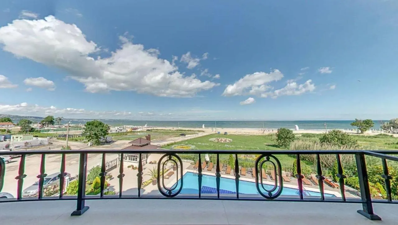 Sea view in Sunny Castle Hotel - All Inclusive, Beach and Free parking