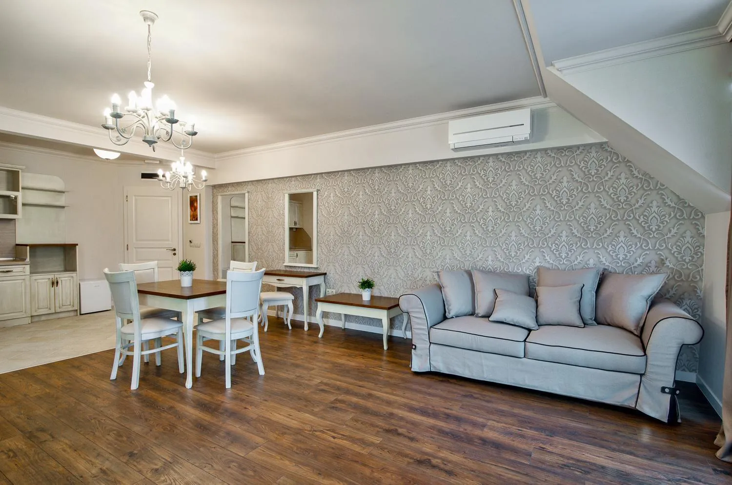 Sunny Castle Hotel - All Inclusive, Beach and Free parking