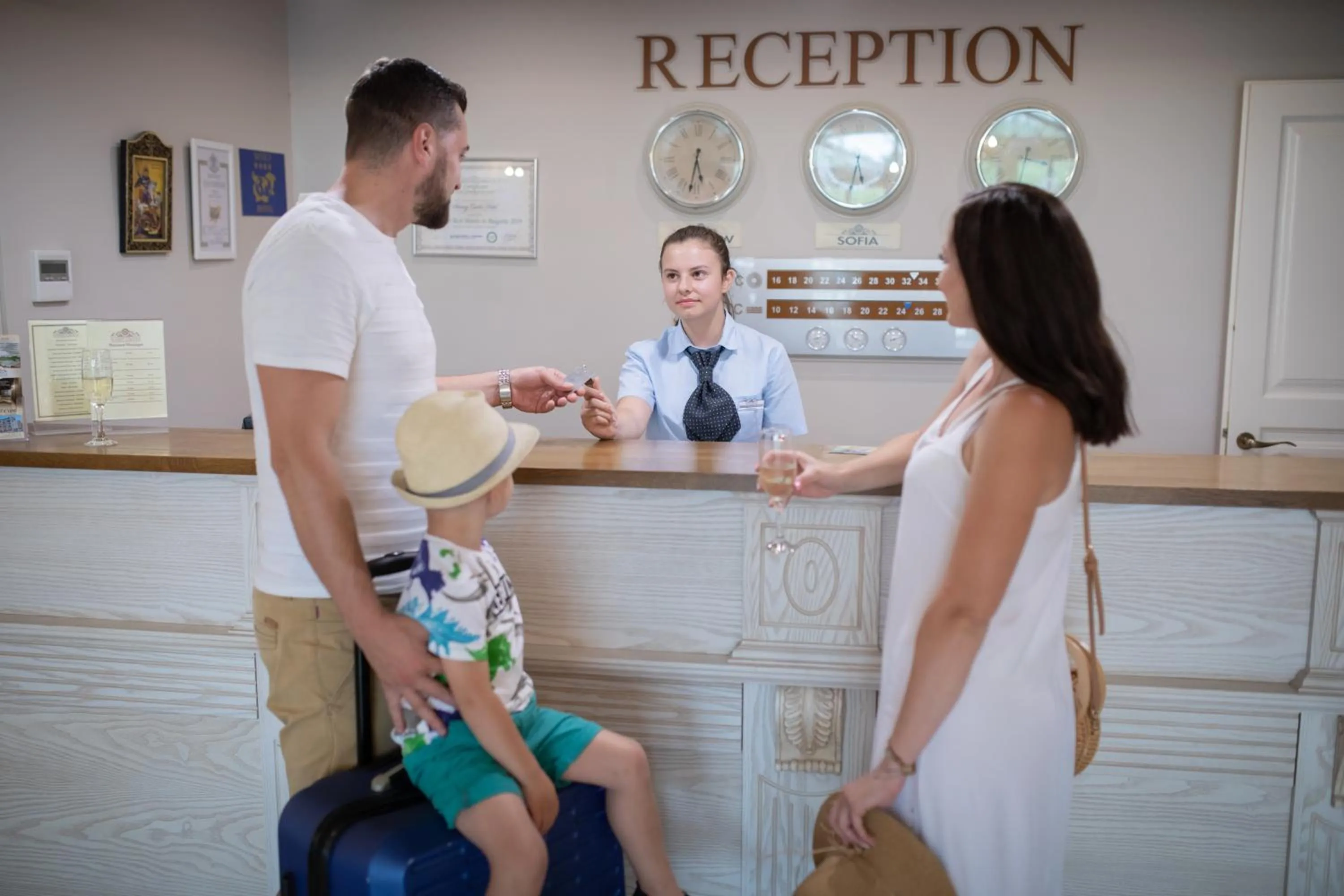 Sunny Castle Hotel - All Inclusive, Beach and Free parking