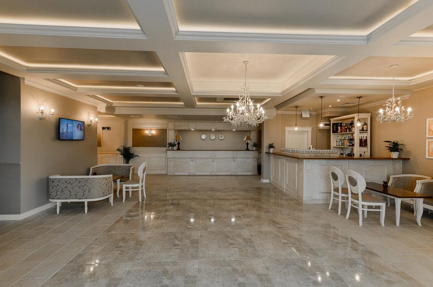 Lobby or reception in Sunny Castle Hotel - All Inclusive, Beach and Free parking