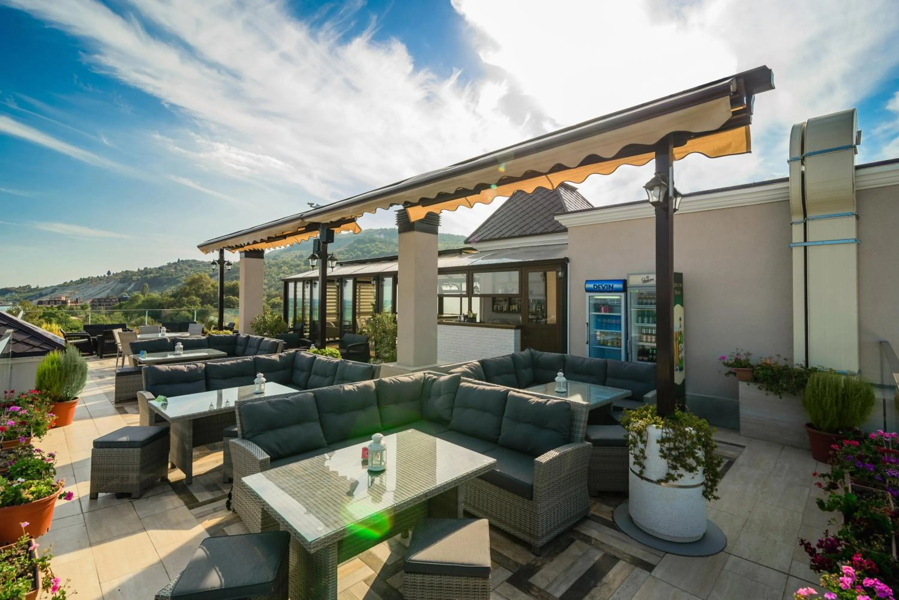 Lounge or bar in Sunny Castle Hotel - All Inclusive, Beach and Free parking