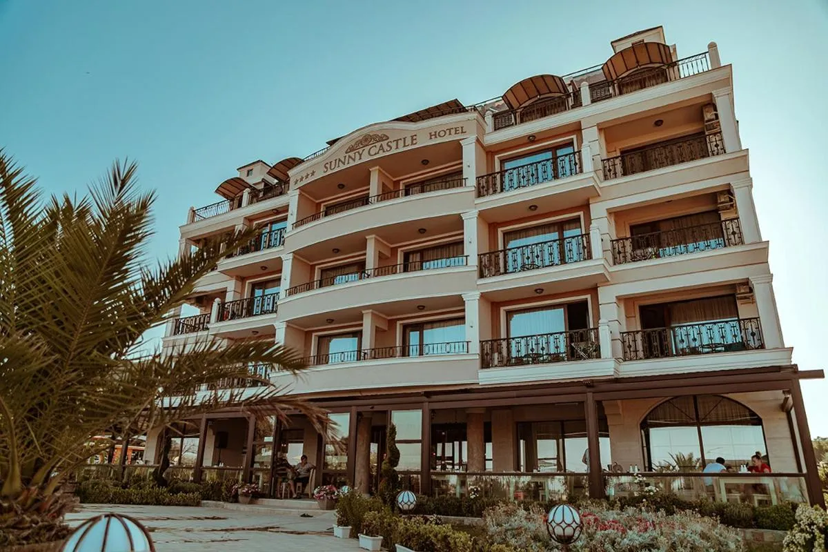 Sunny Castle Hotel - All Inclusive, Beach and Free parking