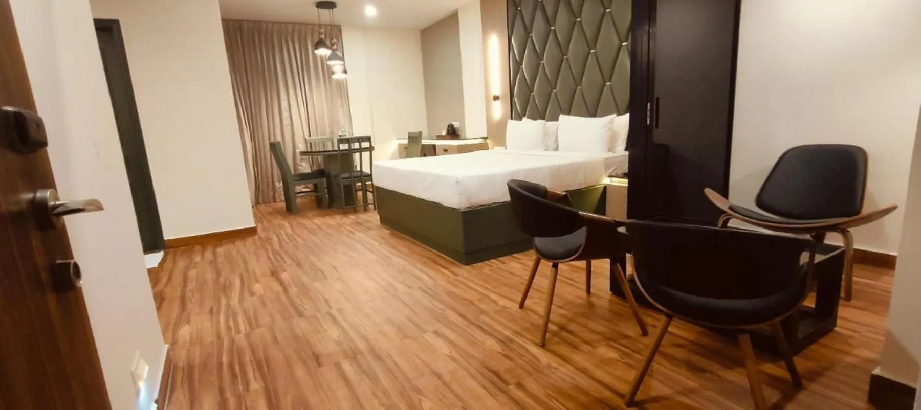 Bedroom, Bed in Hotel Grand Residence