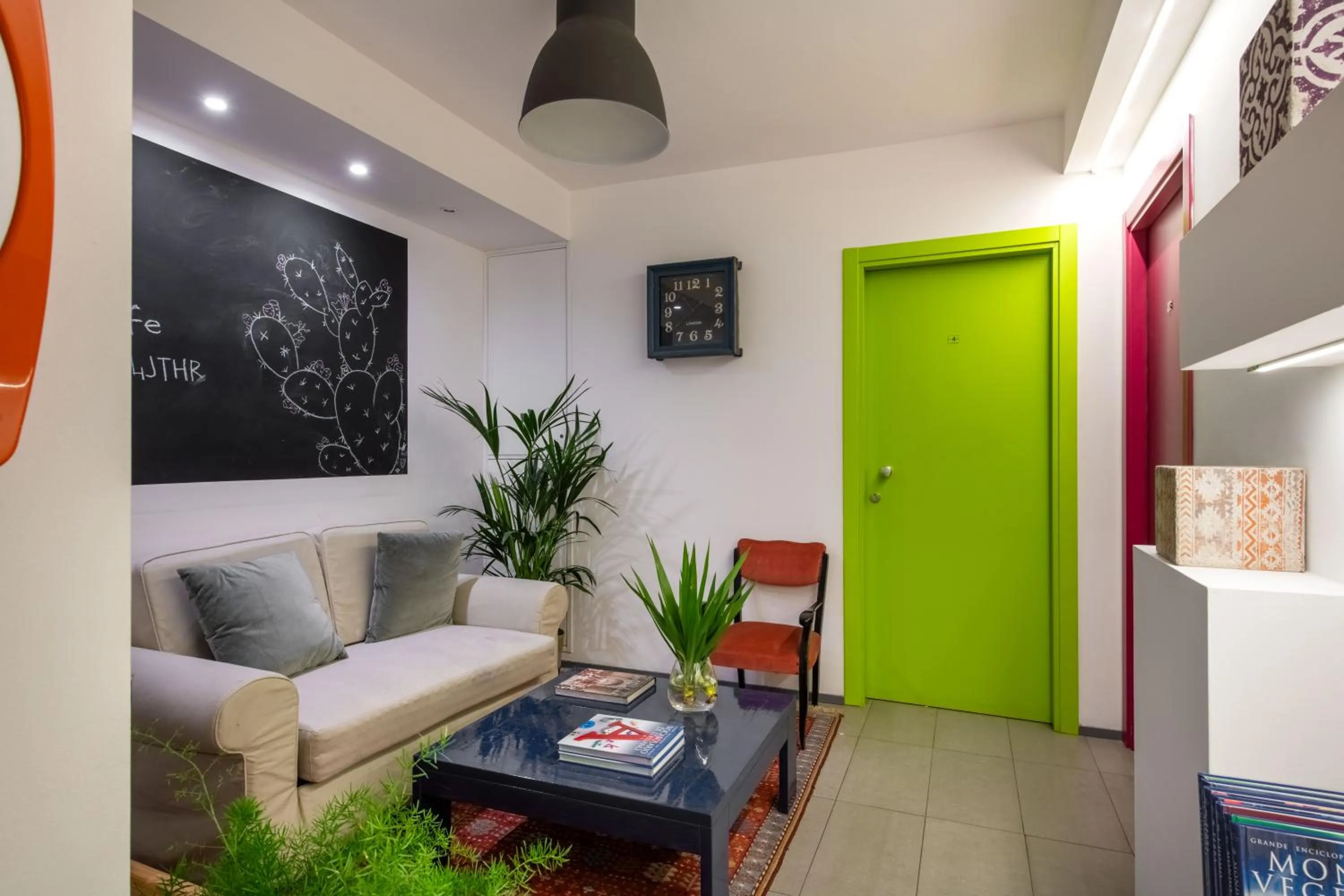 Communal lounge/ TV room in Pretoria Rooms