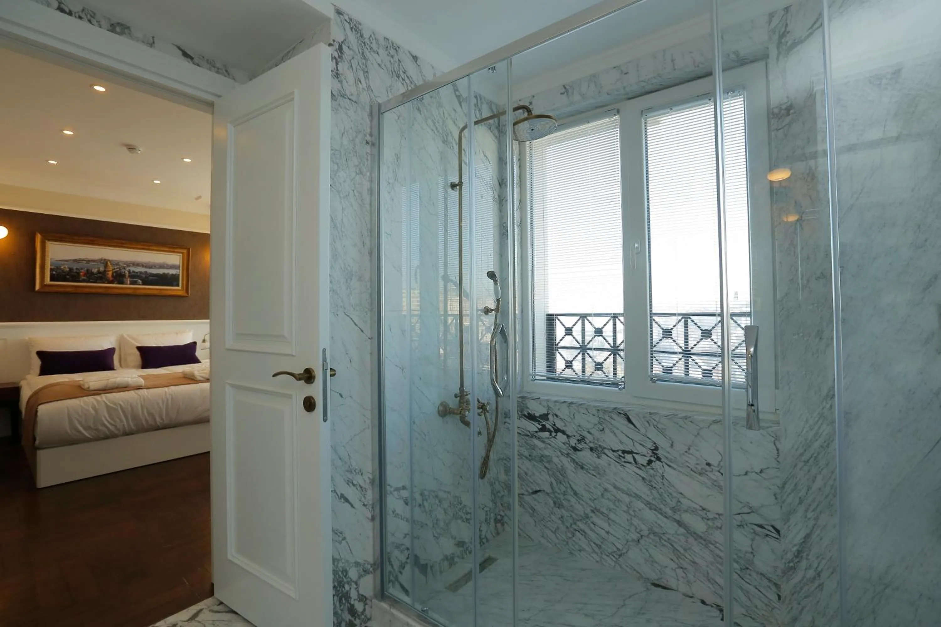 Bathroom, Bed in Art Nouveau Pera