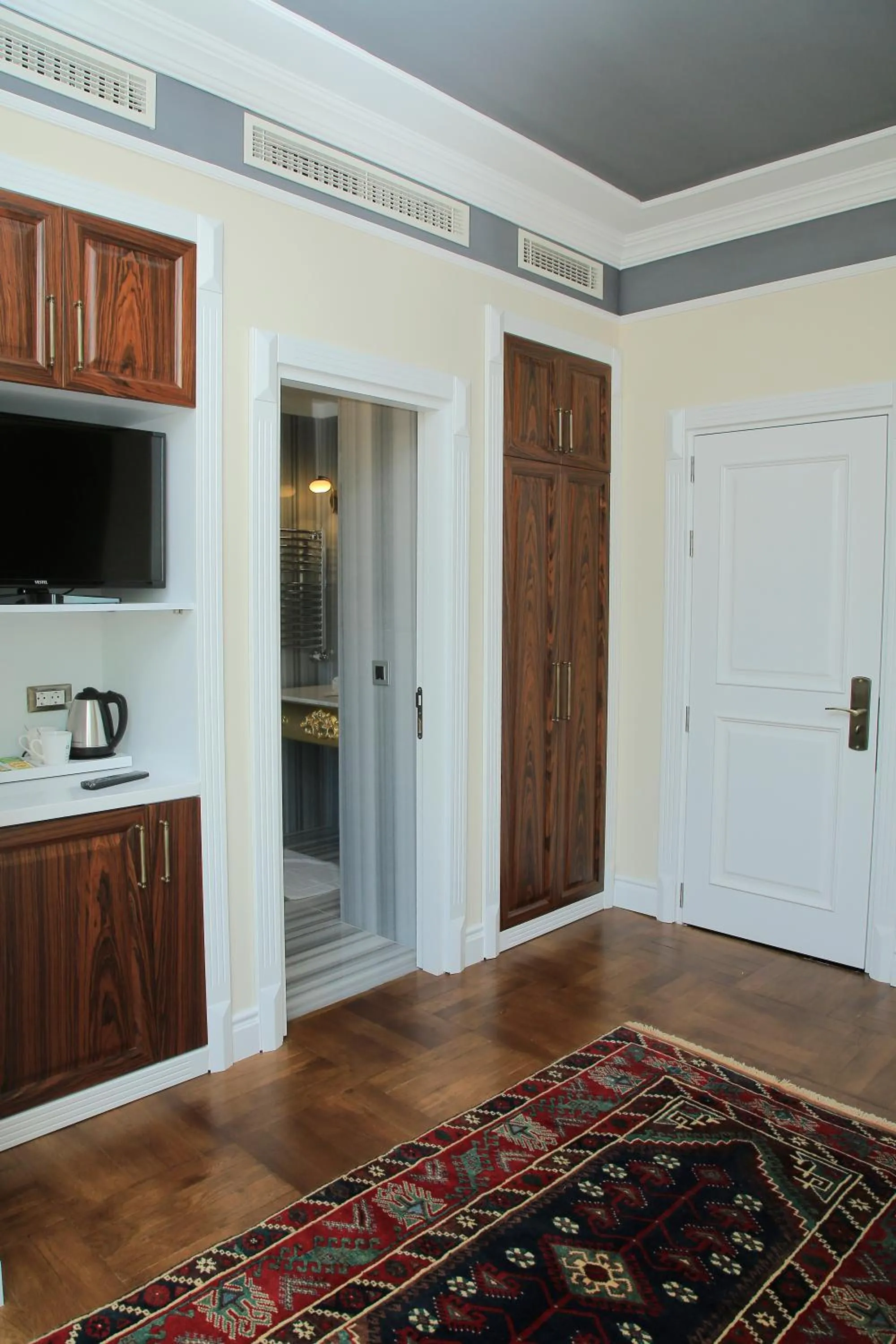 Decorative detail in Art Nouveau Pera