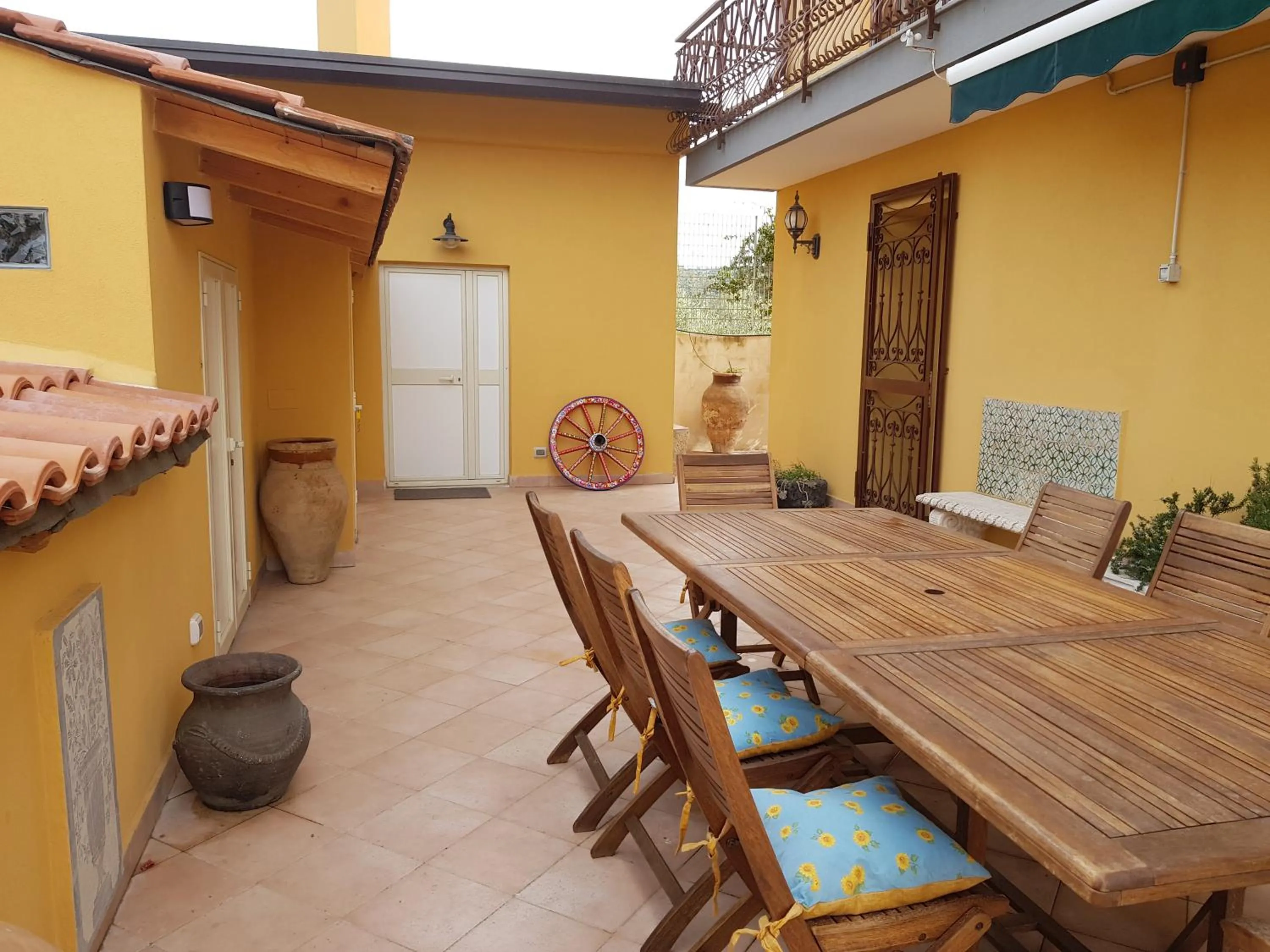 Seating area in Villa Sicels - Agnone Beach - Syracuse