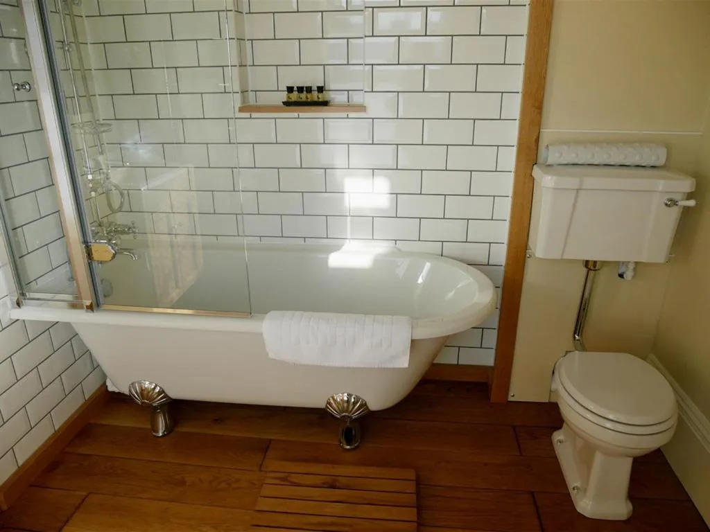 Bathroom in The White Hart