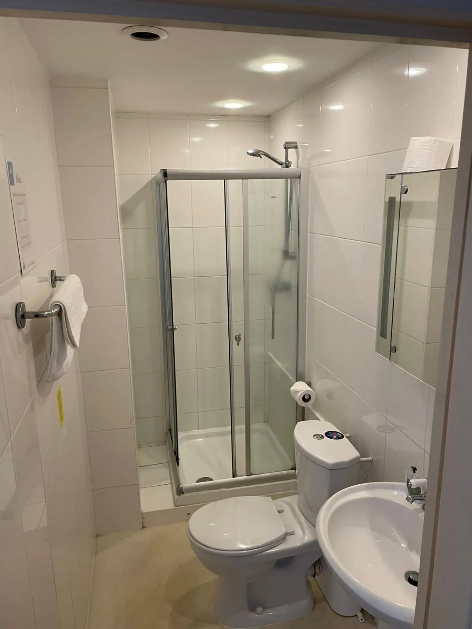 Bedroom in The White Hart