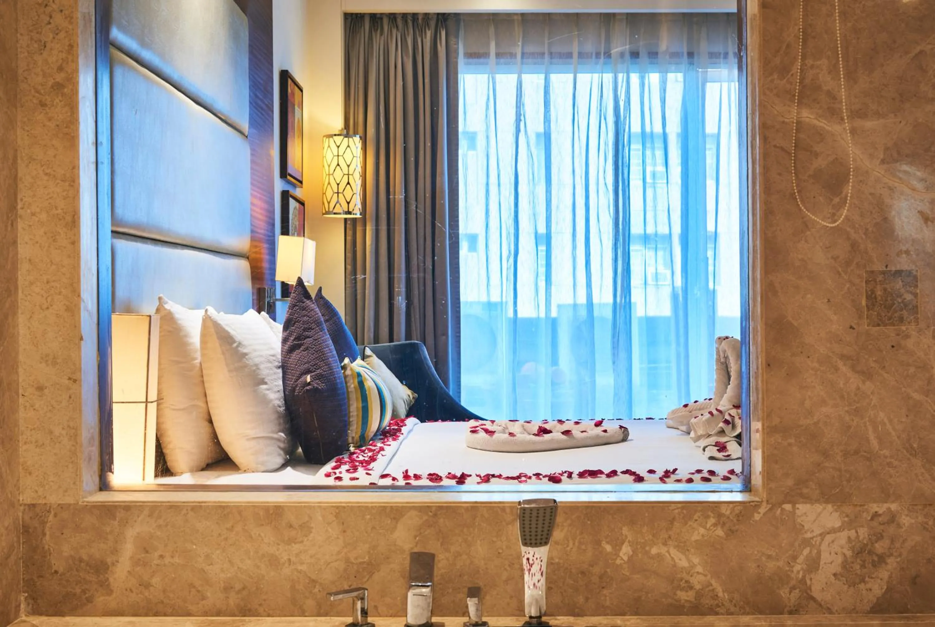 Bed in The P L Palace Agra