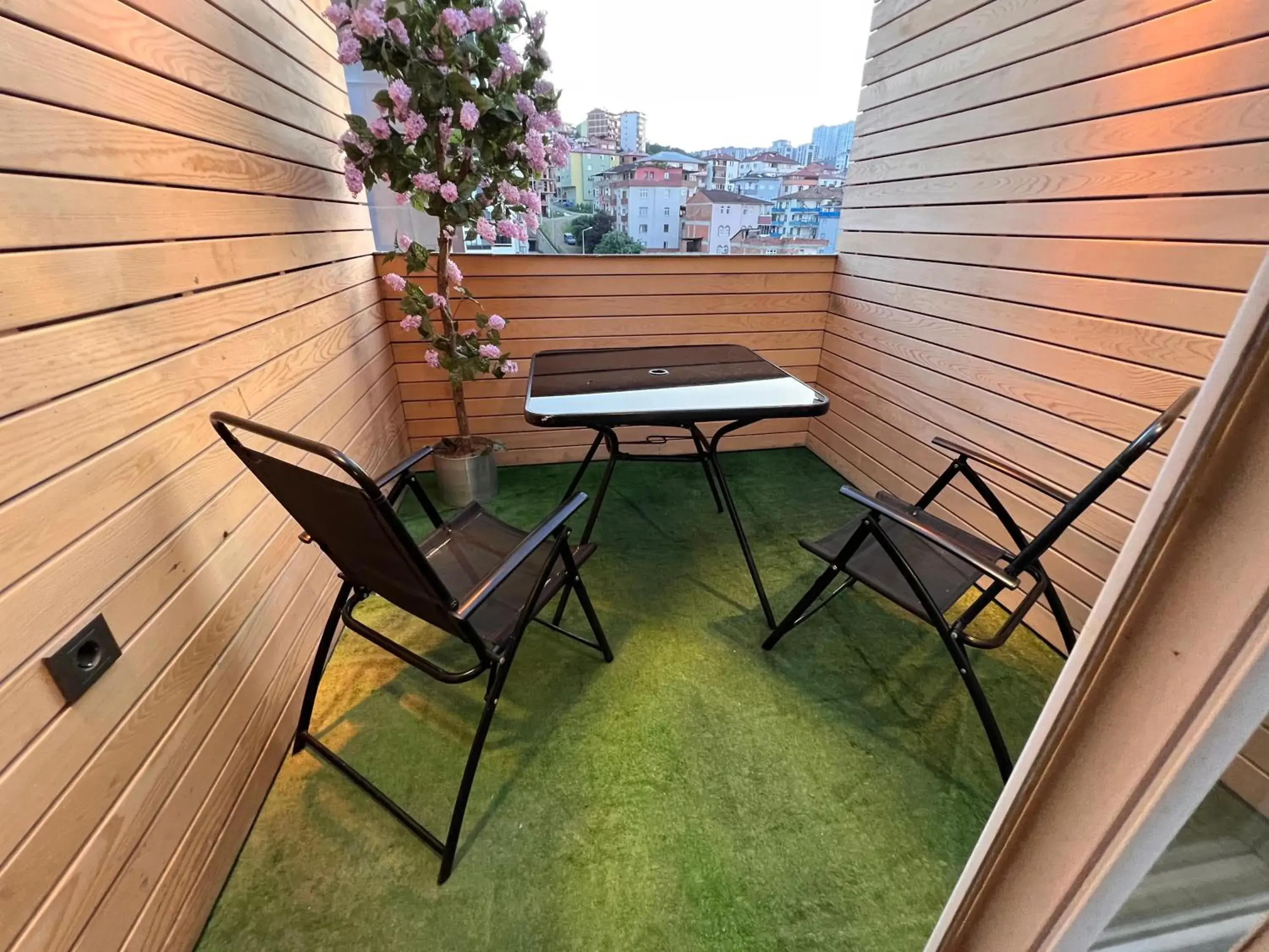 Triple Room with Terrace in REAL KiNG RESiDANCE Triple Room with Terrace in REAL KiNG RESiDANCE