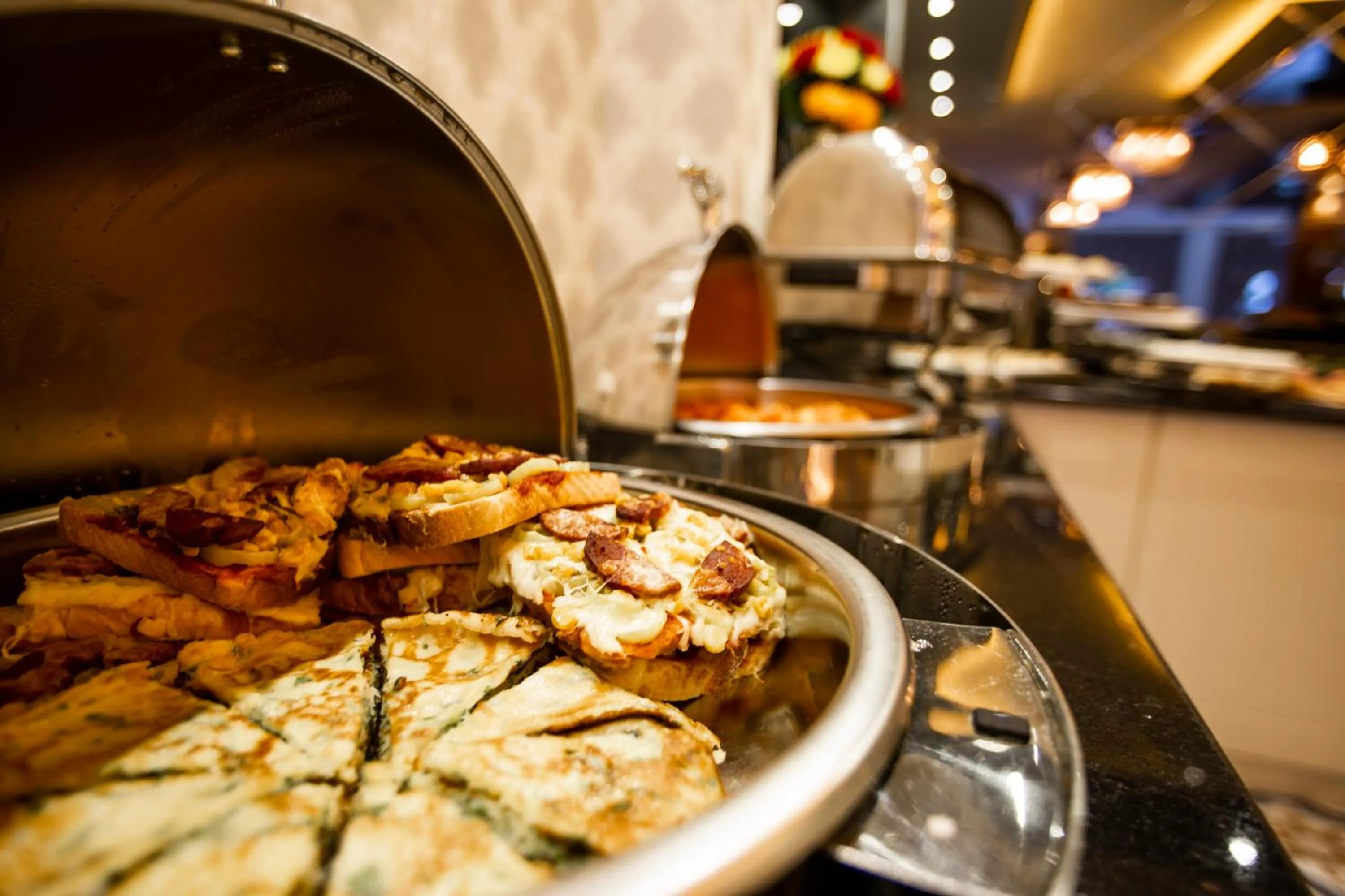 Food and drinks in REAL KiNG RESiDANCE