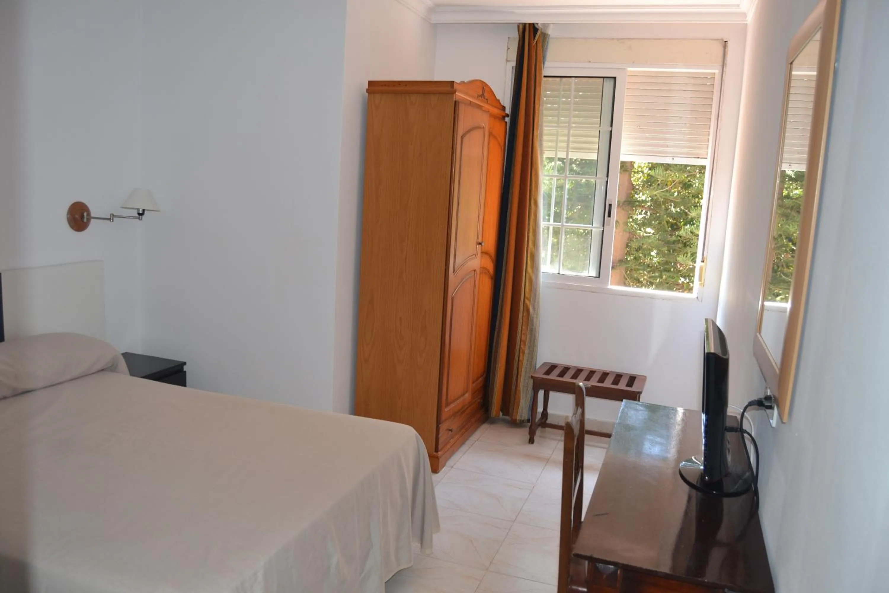 Photo of the whole room, Bed in Hotel Miramar