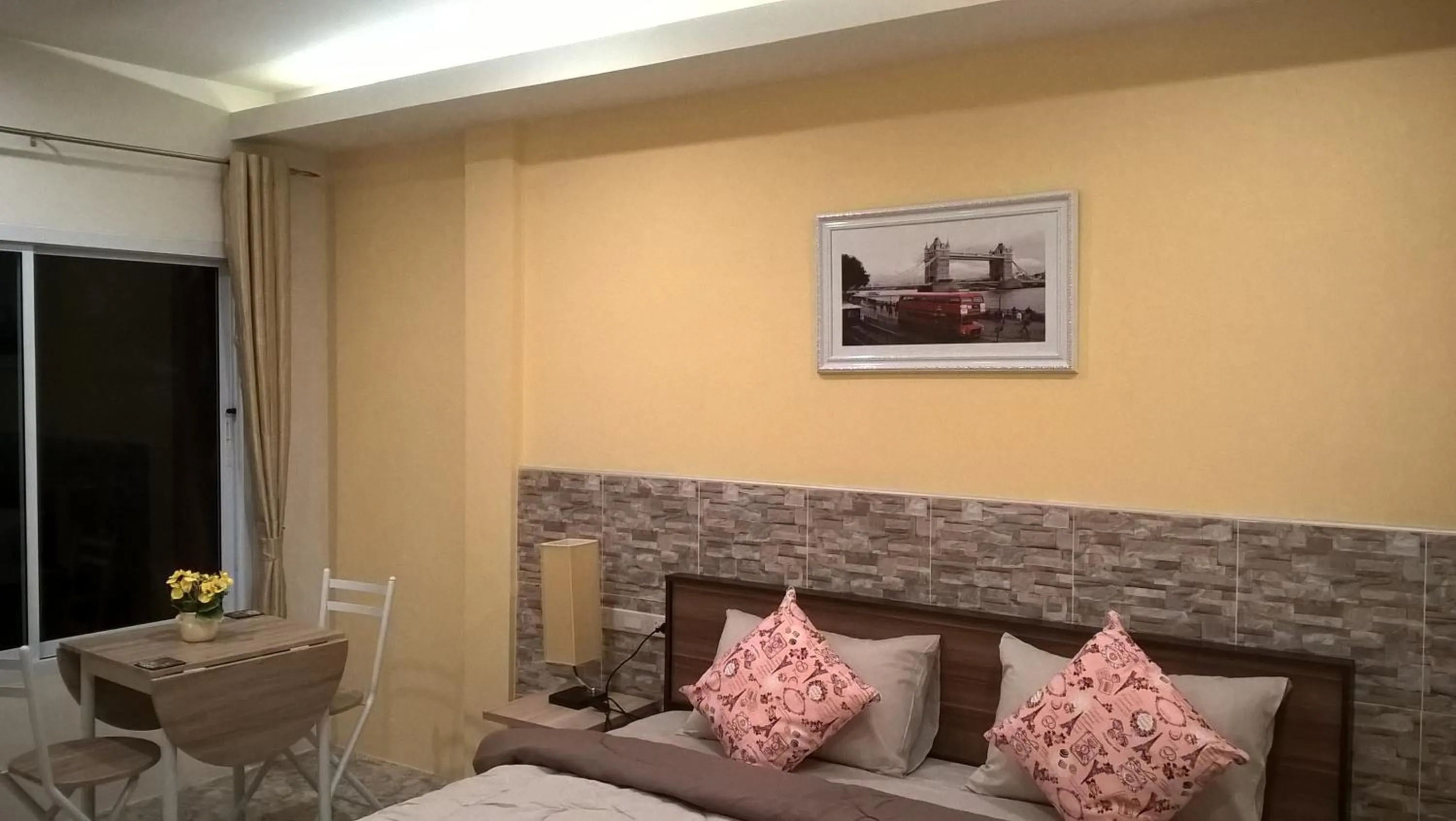 Photo of the whole room in Aiyara House