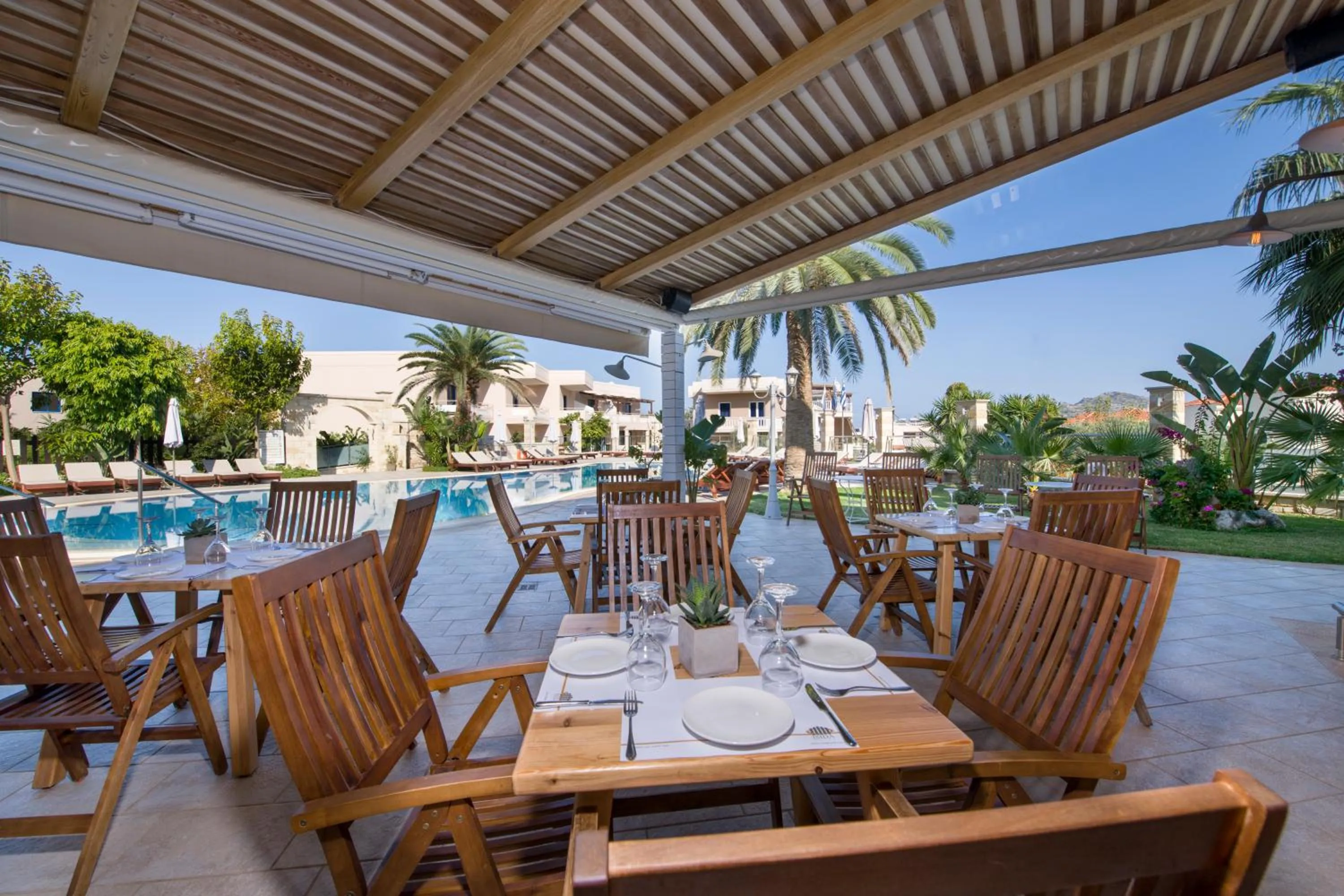 Restaurant/places to eat in Isida Hotel Agia Marina