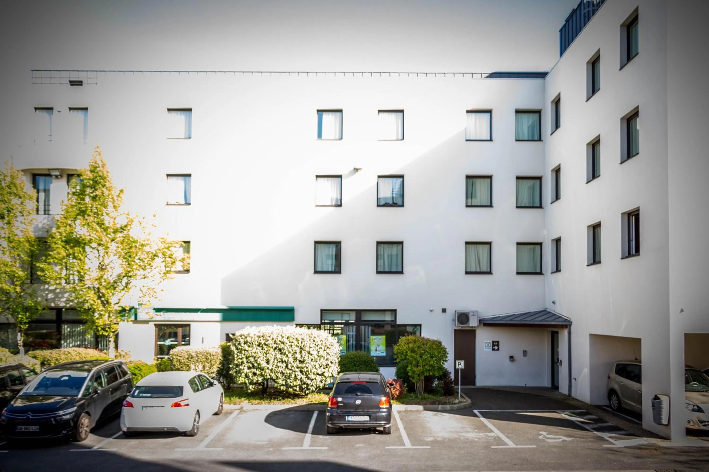 Area and facilities in B&B HOTEL La Rochelle Centre