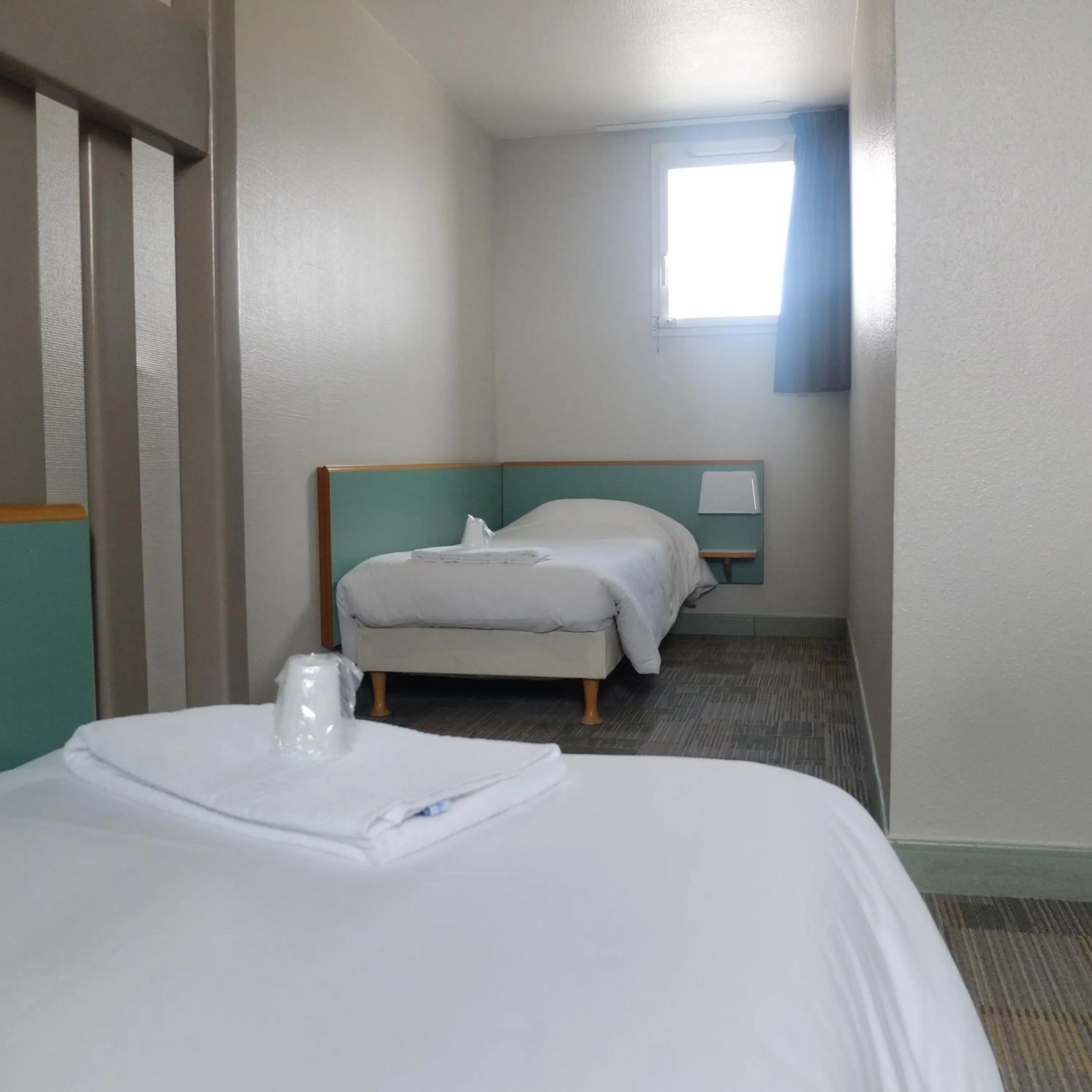 Bed in B&B HOTEL La Rochelle Centre