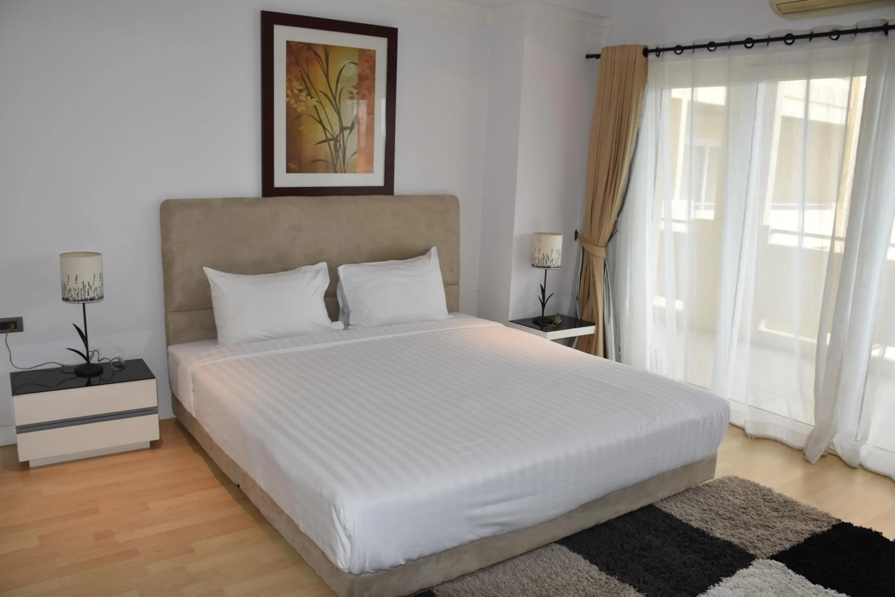 Photo of the whole room, Bed in View Talay Residence 6 Wongamat Beach