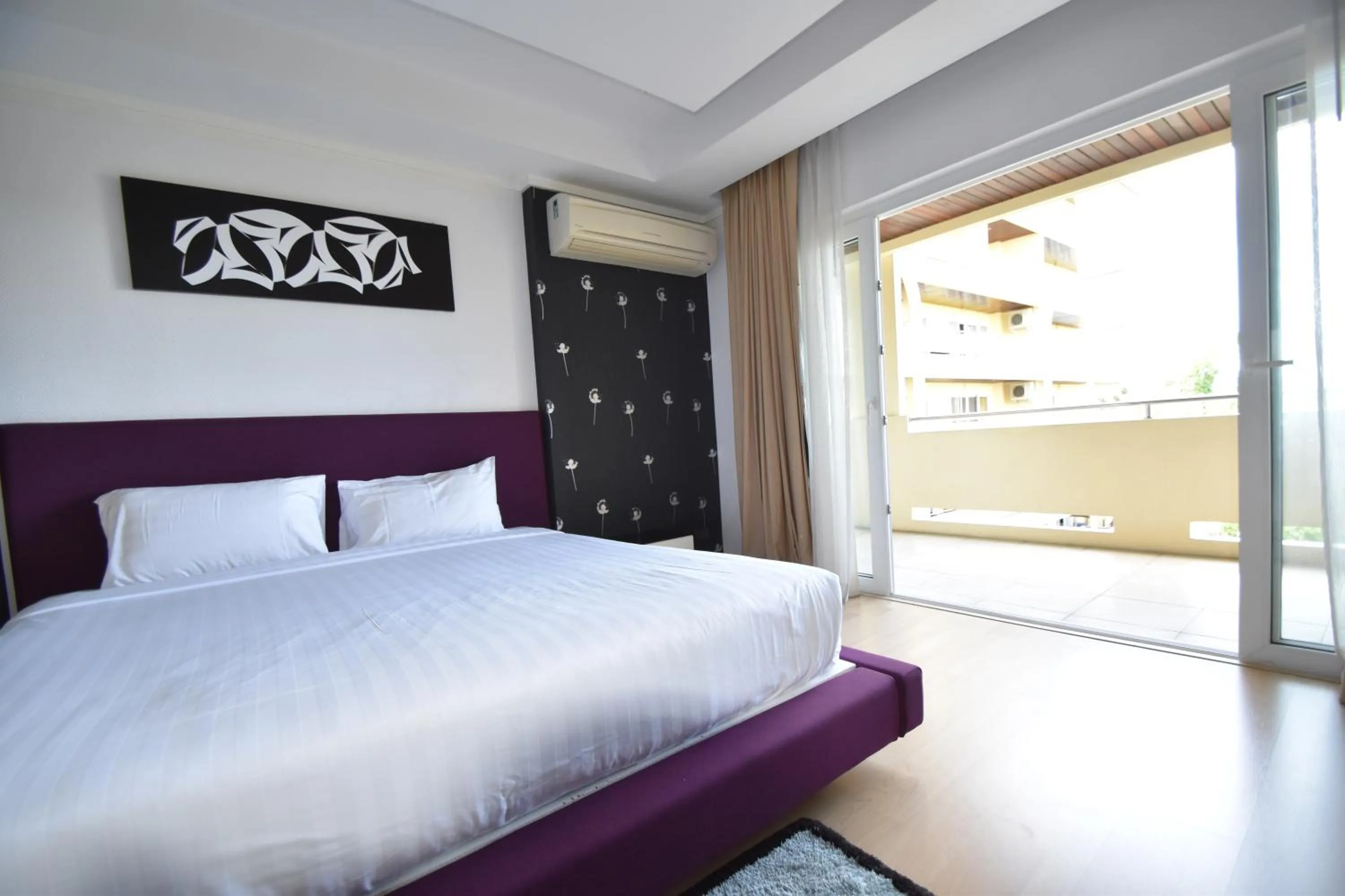 Photo of the whole room, Bed in View Talay Residence 6 Wongamat Beach