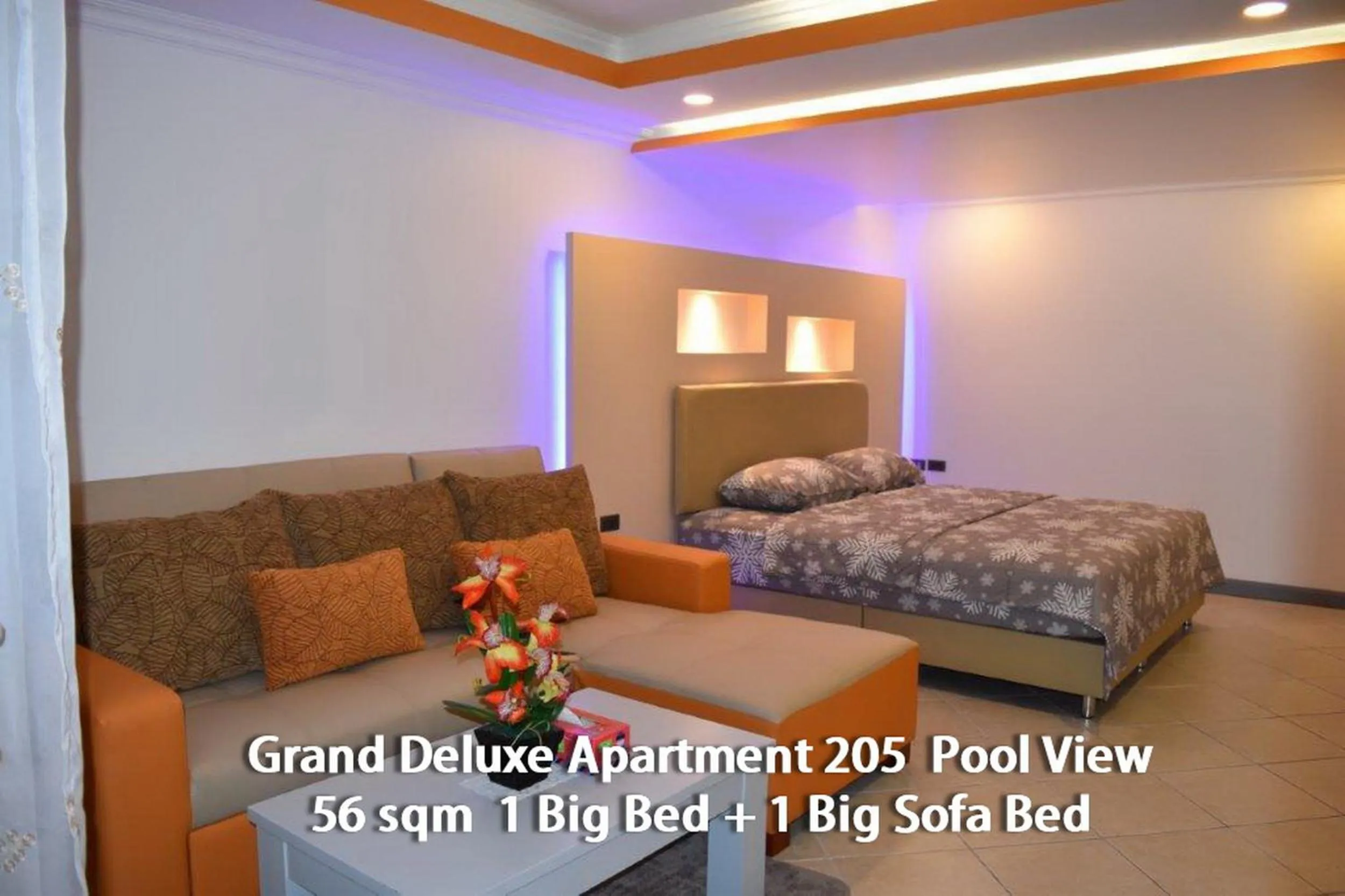 Photo of the whole room, Bed in View Talay Residence 6 Wongamat Beach