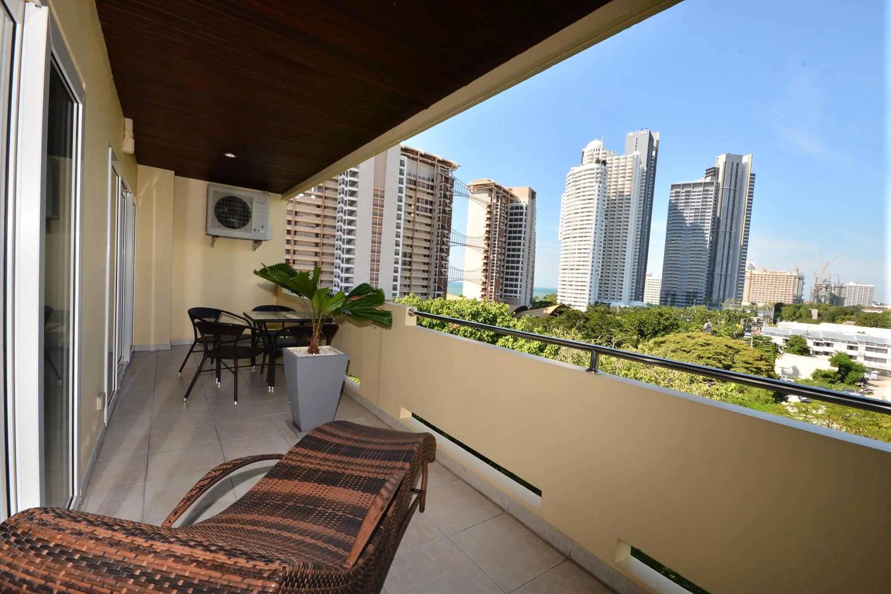 Photo of the whole room in View Talay Residence 6 Wongamat Beach