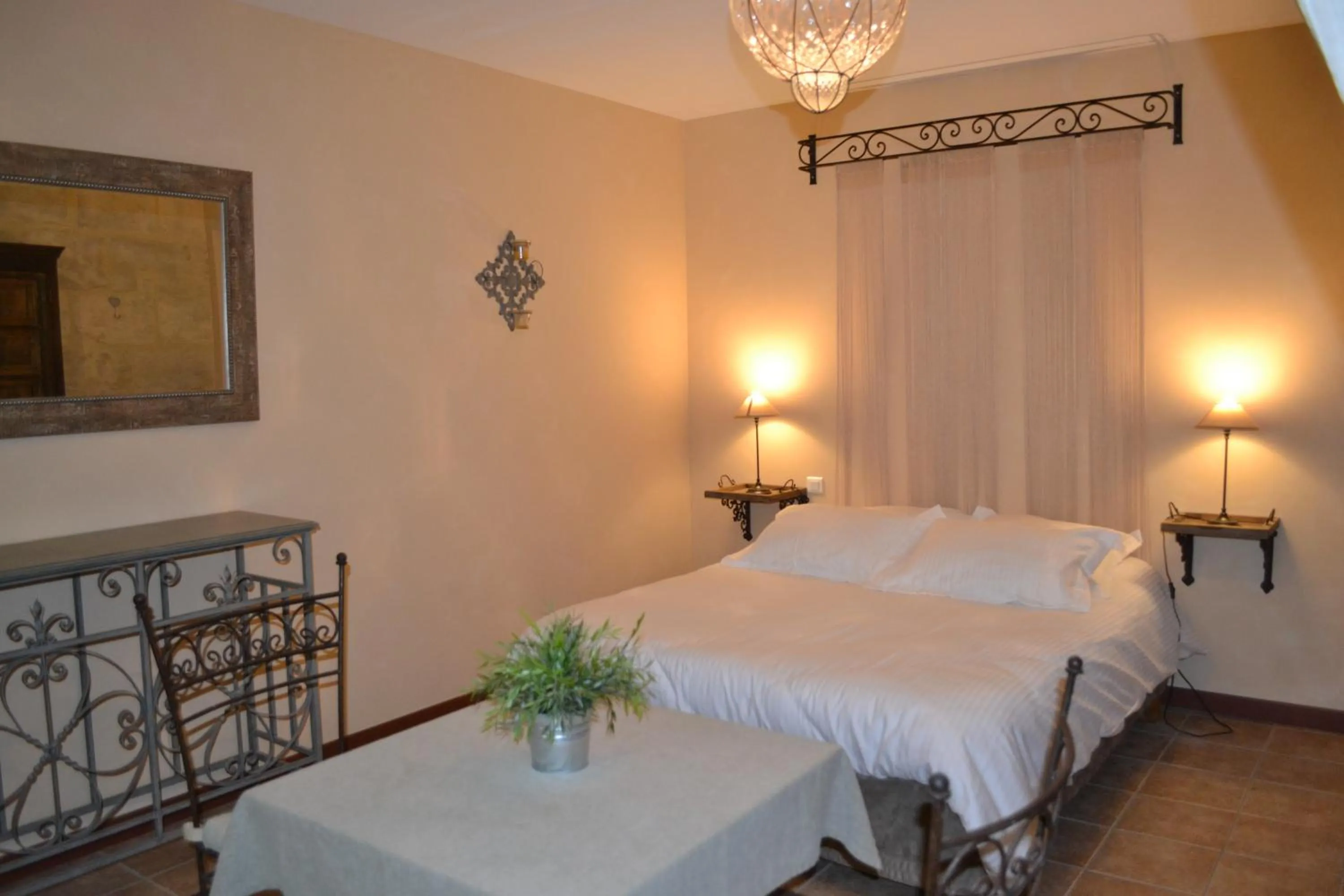 Photo of the whole room, Bed in Mas Petit Prince