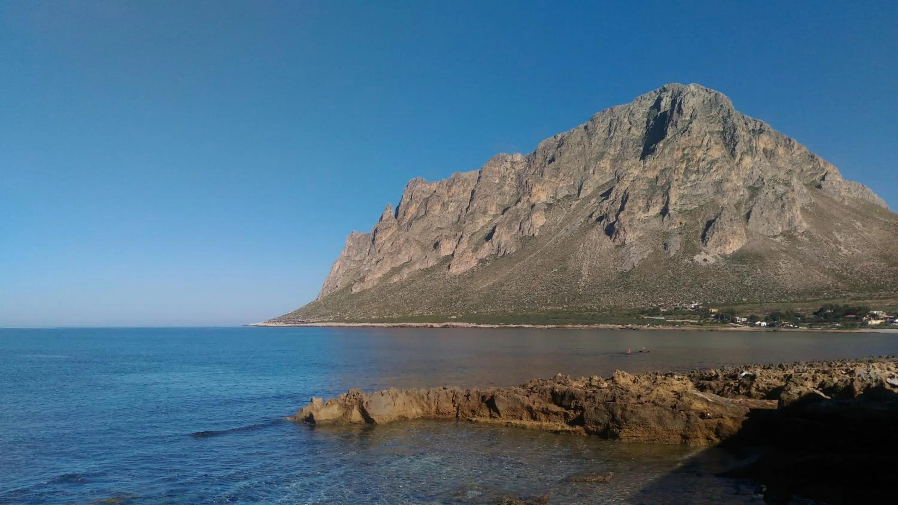 Natural landscape in Baia Cofano Home
