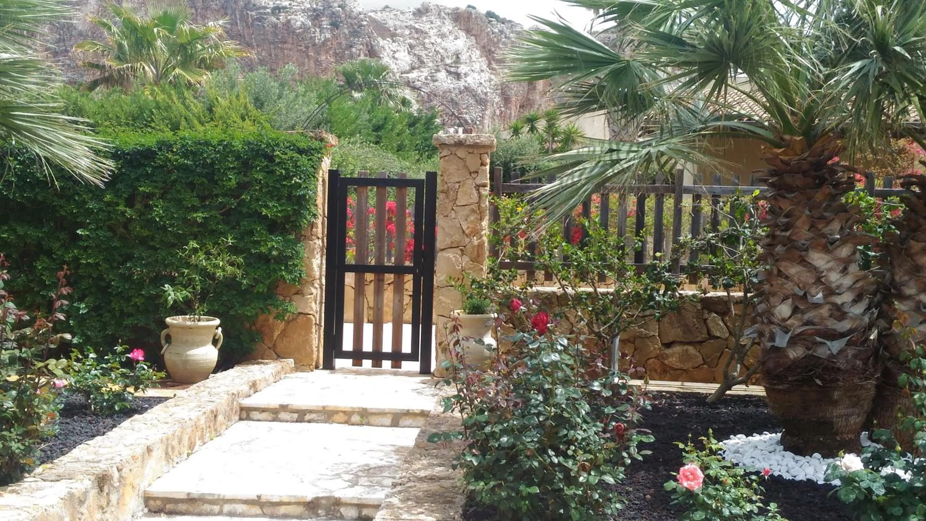 Facade/entrance in Baia Cofano Home