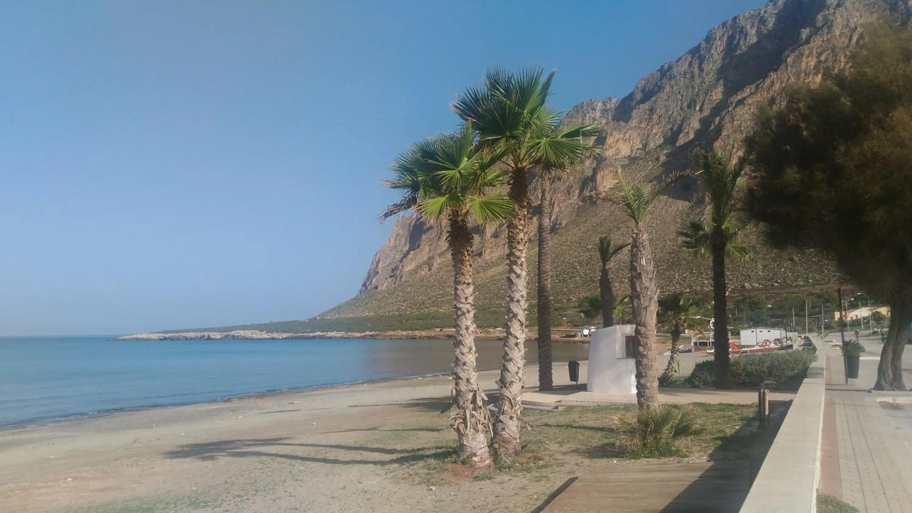 Natural landscape in Baia Cofano Home