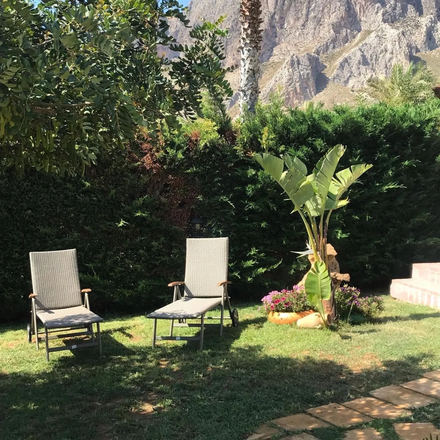 Garden in Baia Cofano Home