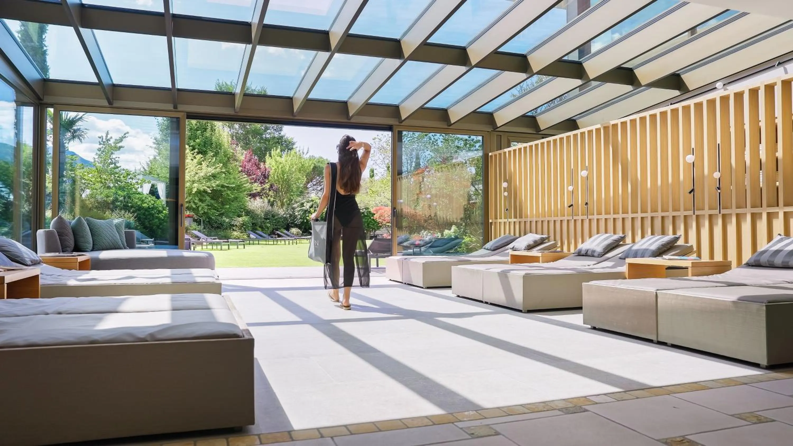 Day in FAYN garden retreat hotel