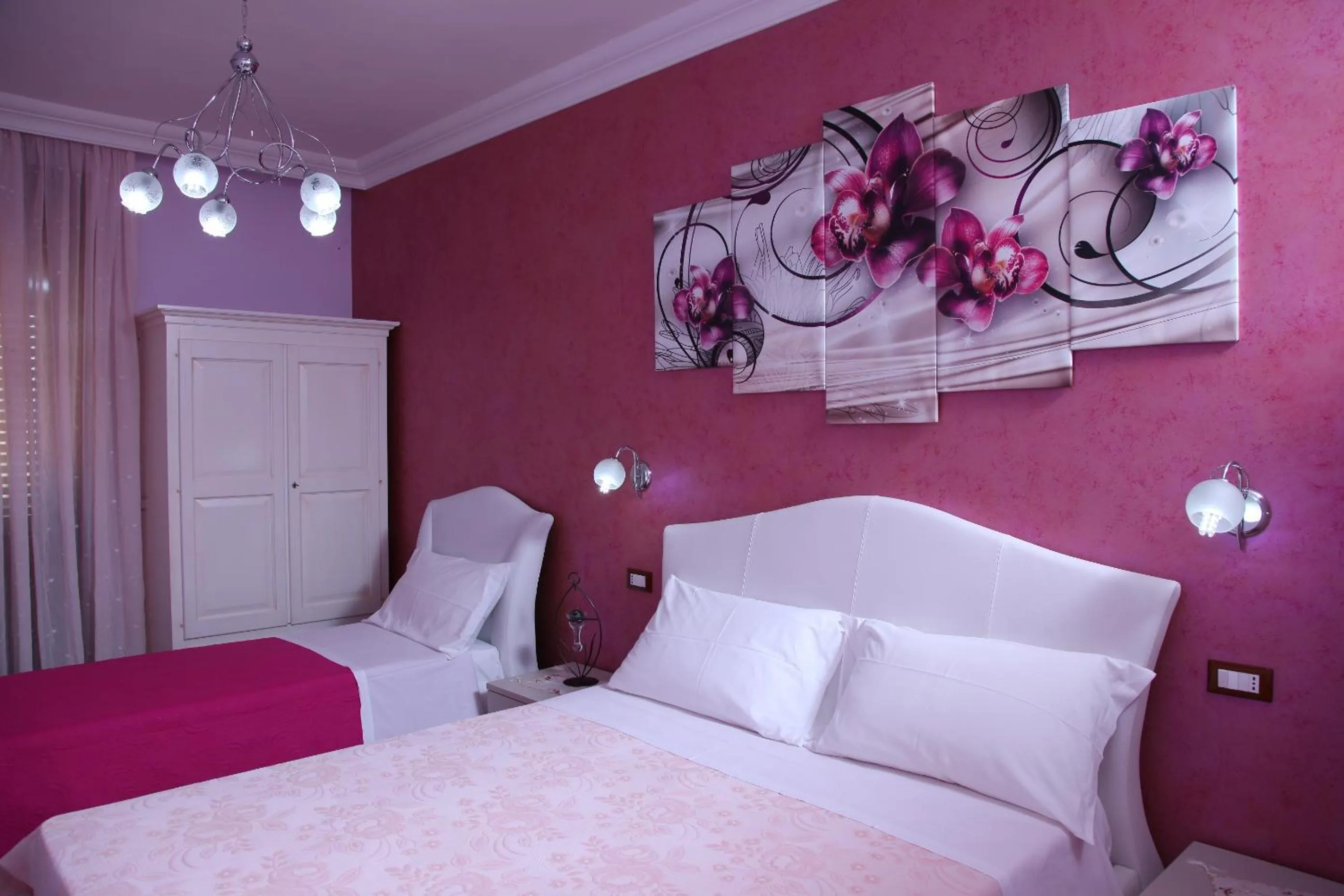 Photo of the whole room in Palazzo Primavera