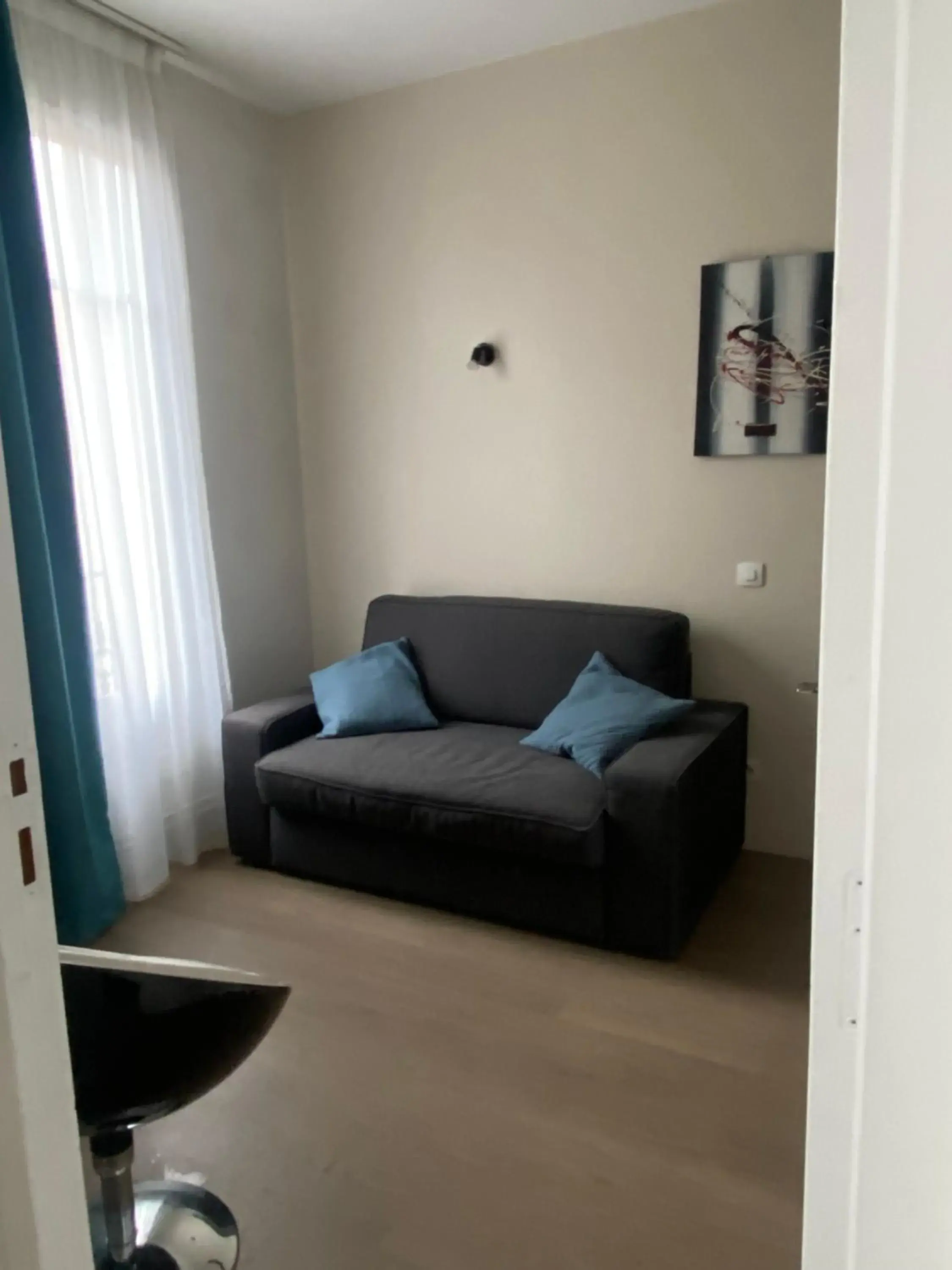 Queen Room - Disability Access in LOGIS HOTEL - Le Petit Bellon Queen Room - Disability Access in LOGIS HOTEL - Le Petit Bellon