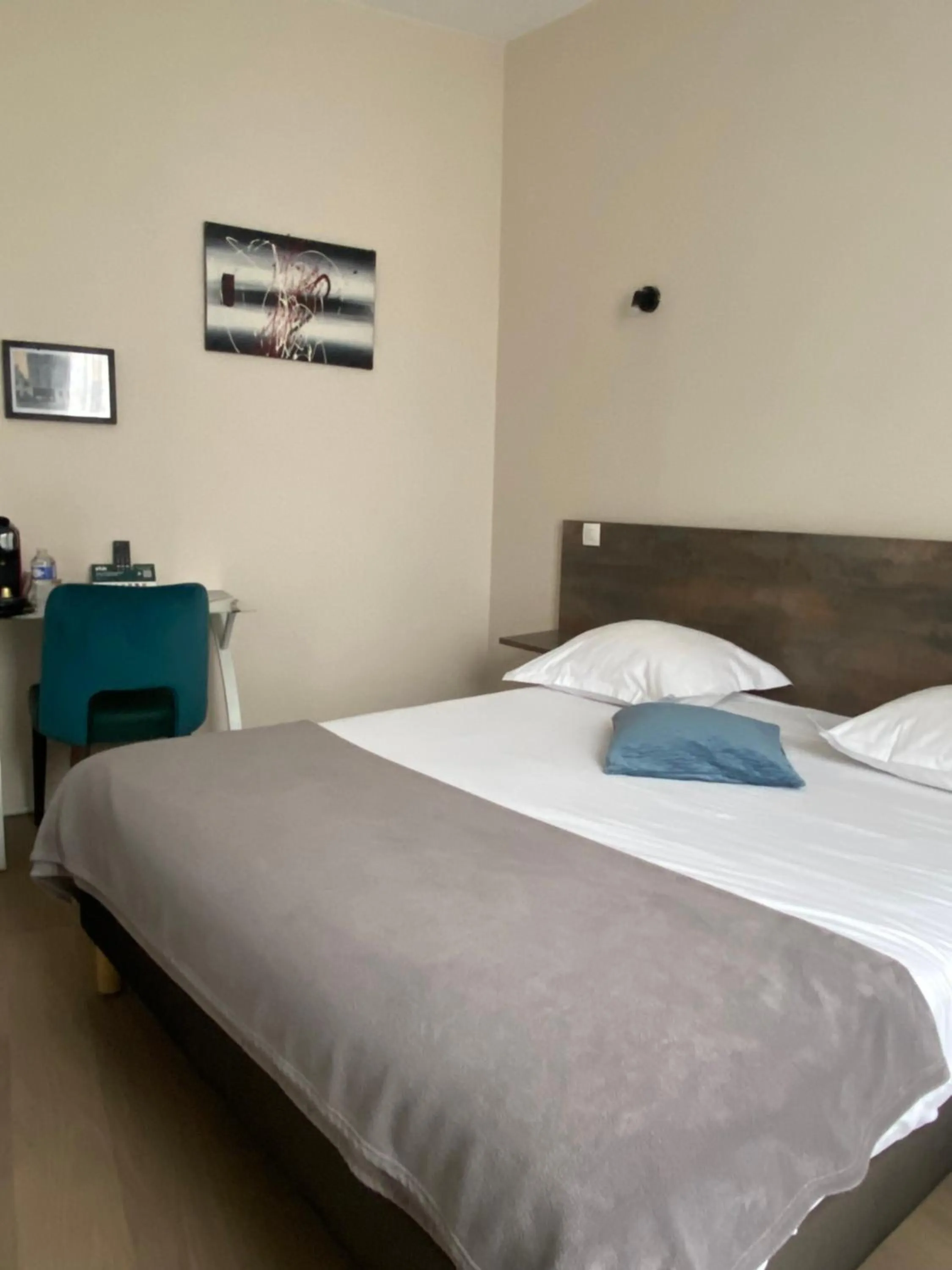 Bedroom, Bed in LOGIS HOTEL - Le Petit Bellon