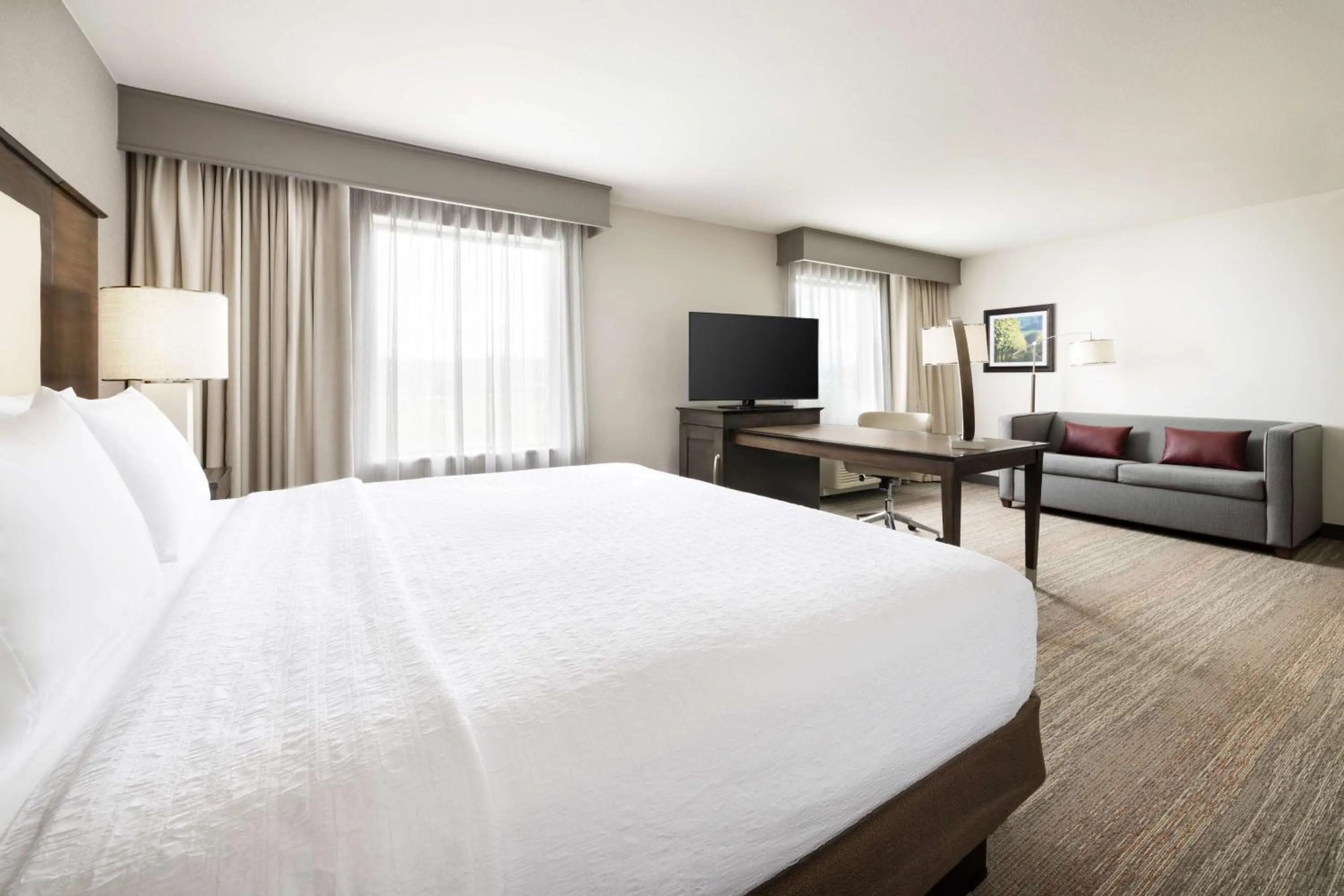 Bedroom, Bed in Hampton Inn & Suites - Napa, CA