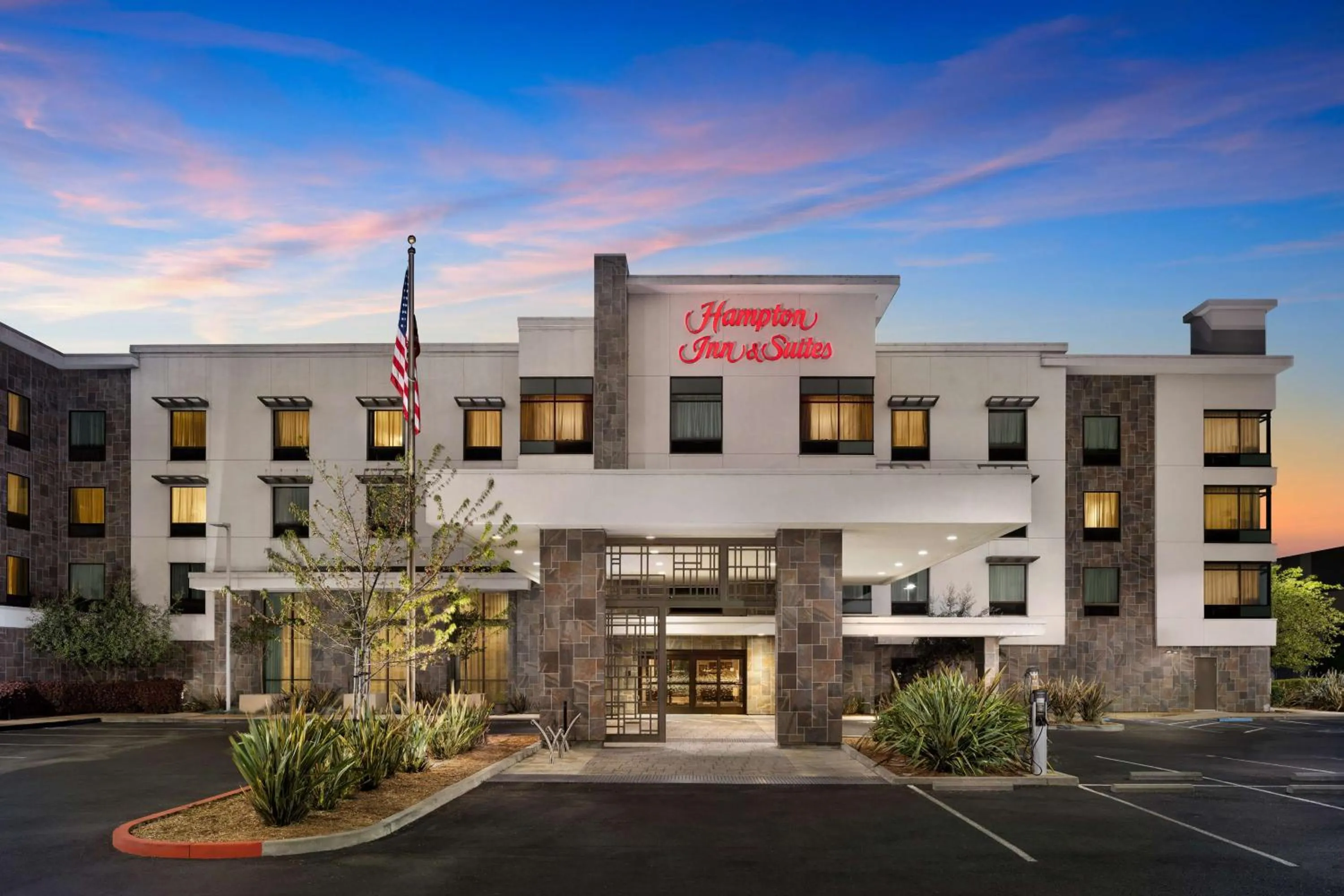 Property building in Hampton Inn & Suites - Napa, CA